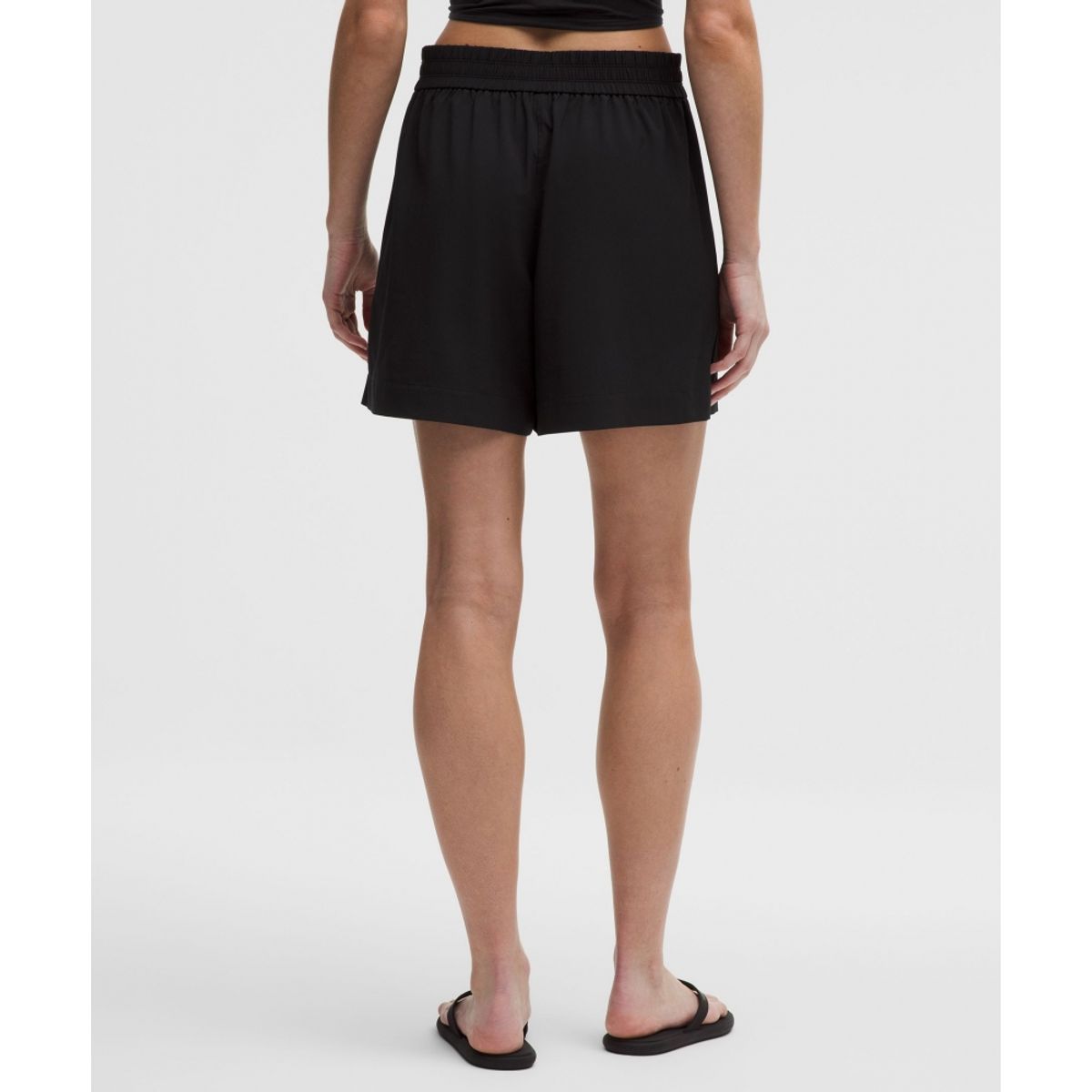 룰루레몬(LULULEMON) 브리즐리 미드라이즈 쇼츠 6inch  BLK