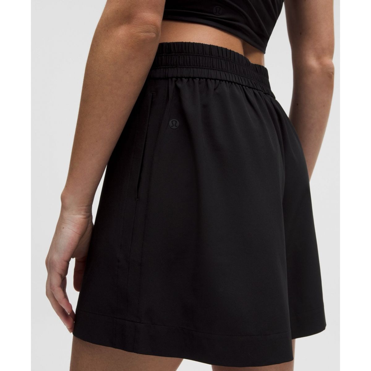 룰루레몬(LULULEMON) 브리즐리 미드라이즈 쇼츠 6inch  BLK