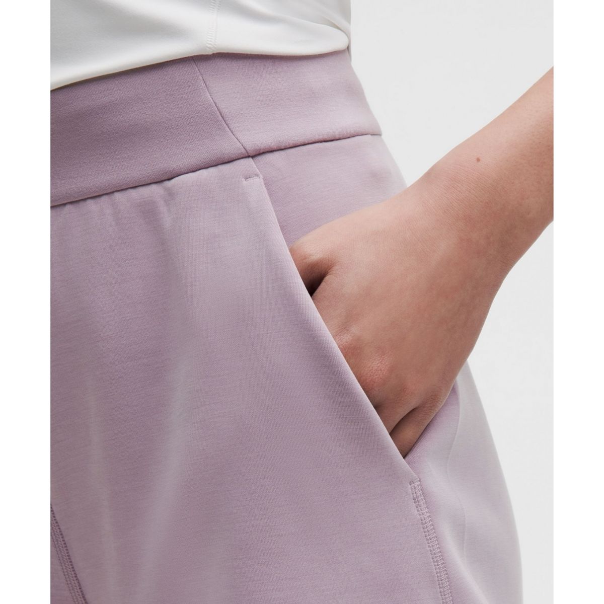 룰루레몬(LULULEMON) Softstreme 하이라이즈 쇼츠 4inch  LOTU