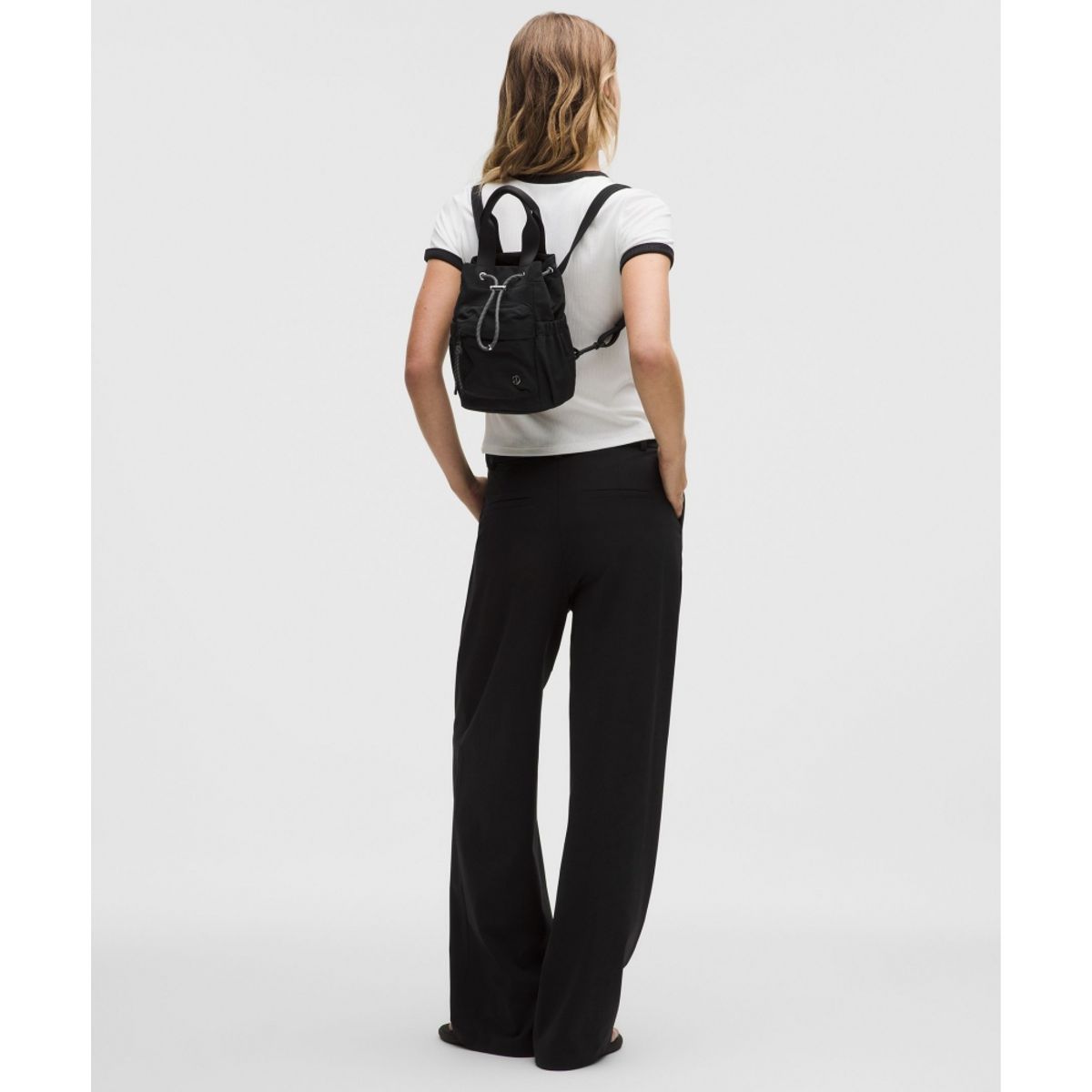 룰루레몬(LULULEMON) 컨버터블 드로스트링 버킷백 미니 5L  BLK ONGE SLVR