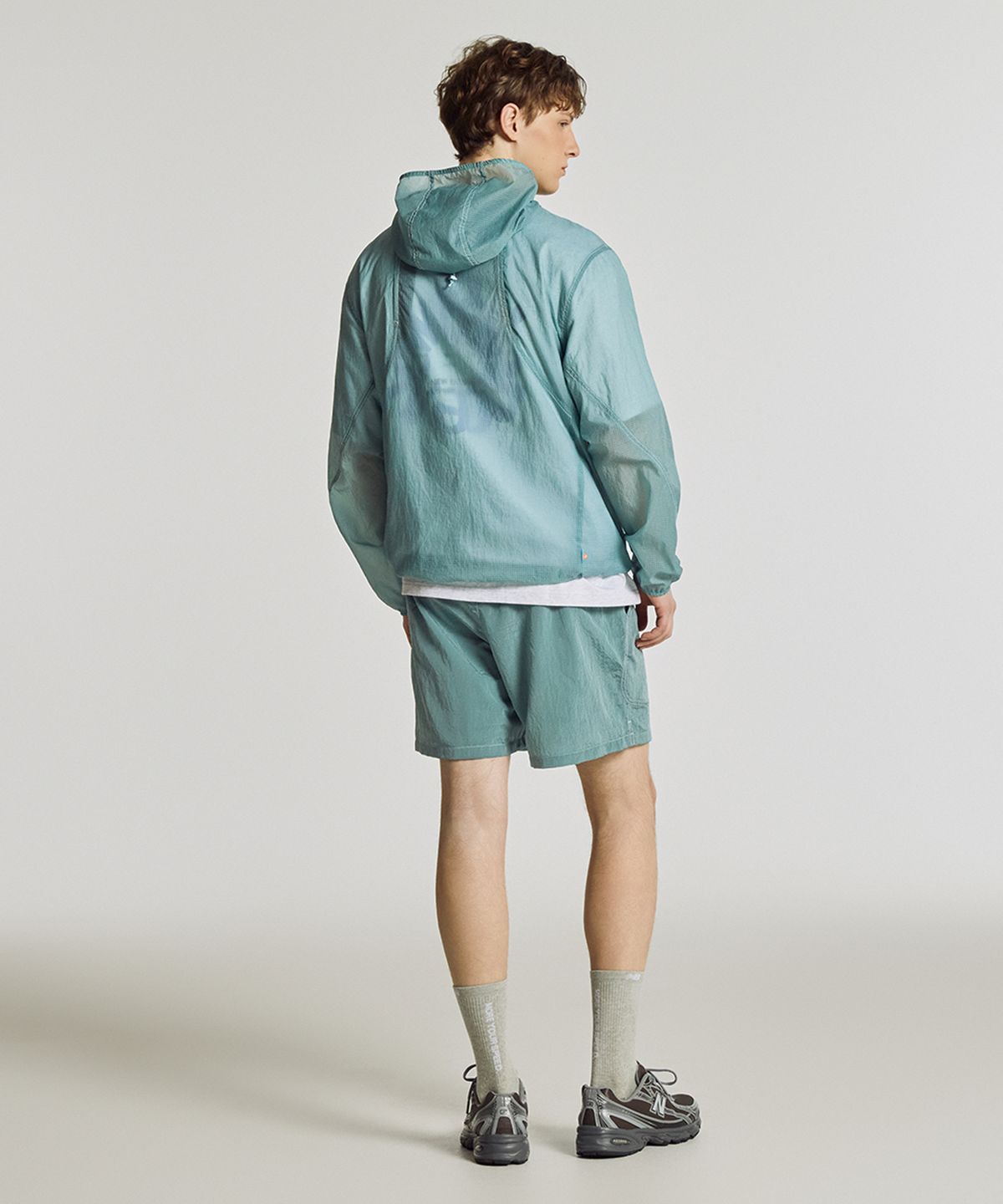 뉴발란스(NEW BALANCE) NBNAG2A013 / UNI Archive Pace 초경량 후드 바람막이 (TURQUOISE)