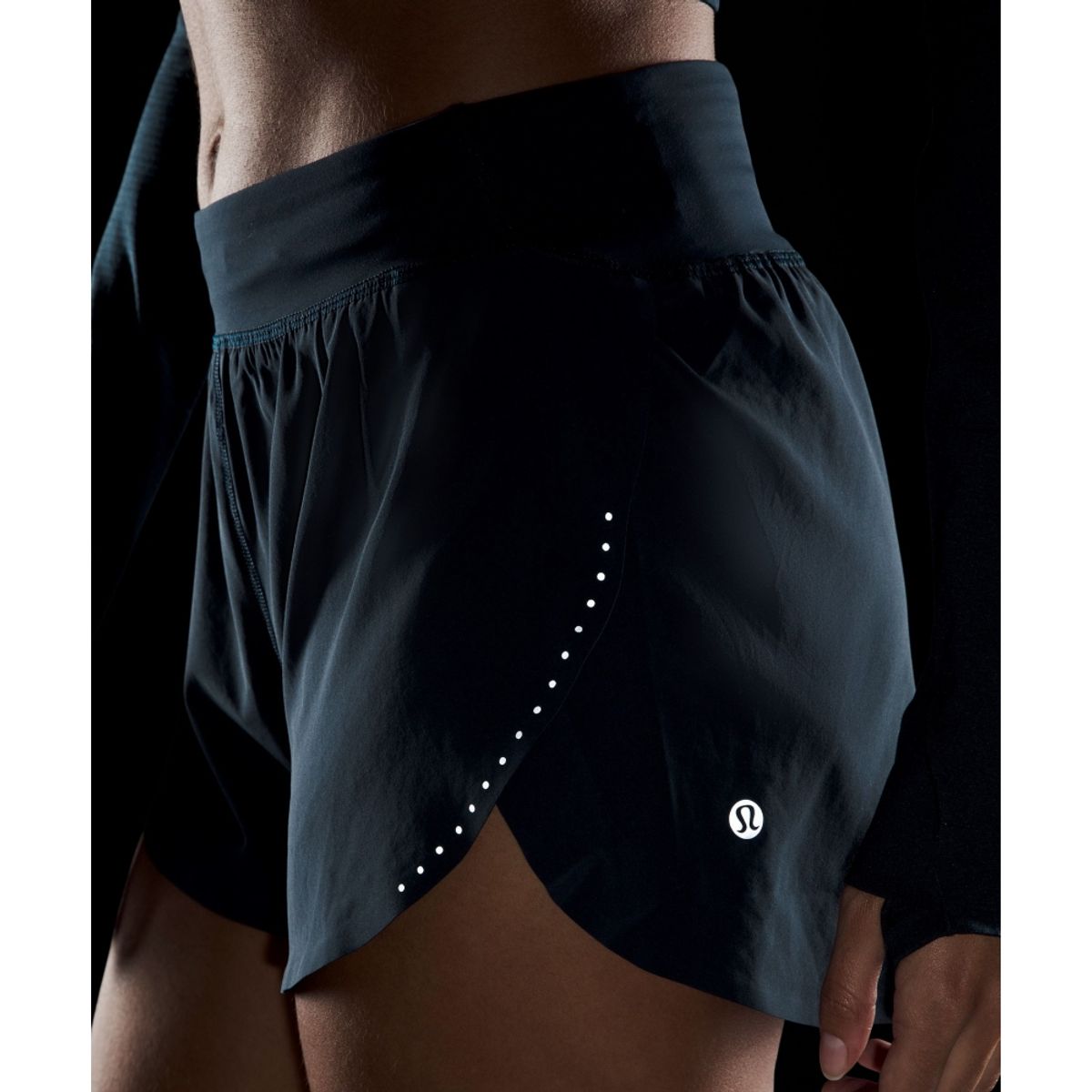 룰루레몬(LULULEMON) 패스트 앤 프리 하이라이즈 클래식 핏 스플릿 쇼츠 3inch  TRNV