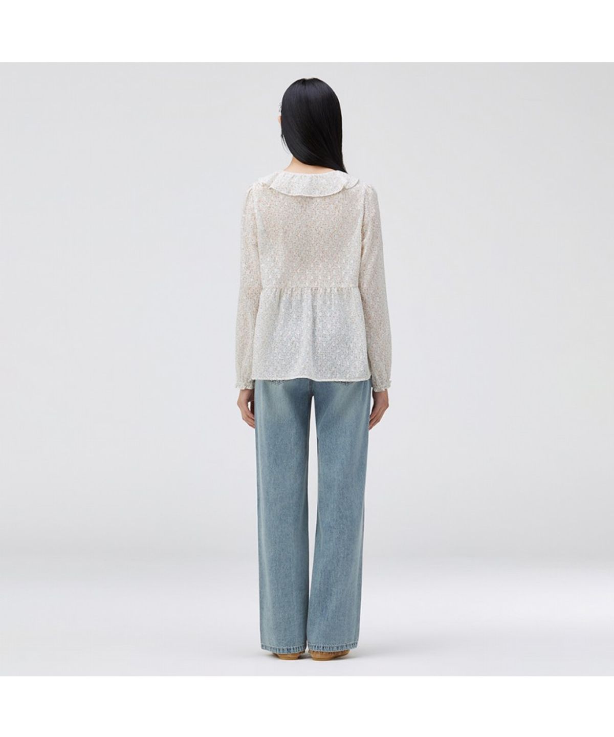 써스데이 아일랜드(THURSDAY ISLAND) 플라워 패턴 셔링 블라우스_T262MBL141W