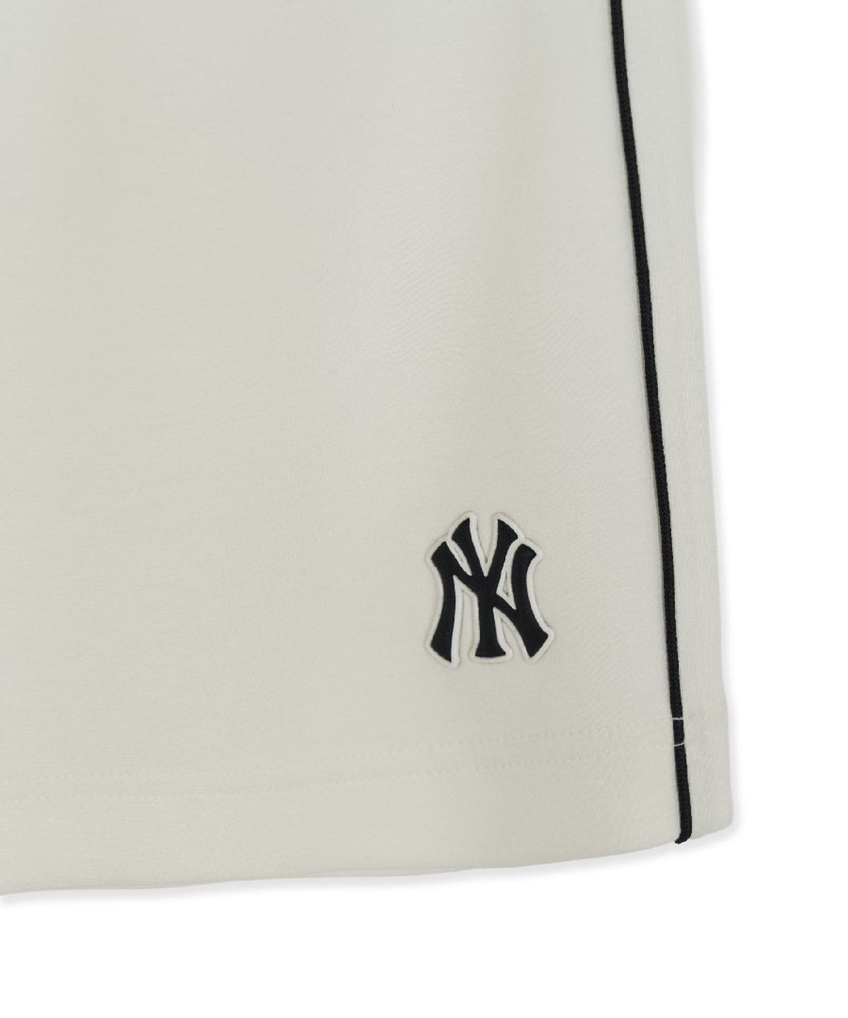 엠엘비(MLB) 베이직 스몰로고 쿨링 양면지 파이핑 6부 반바지 NY (Ivory)