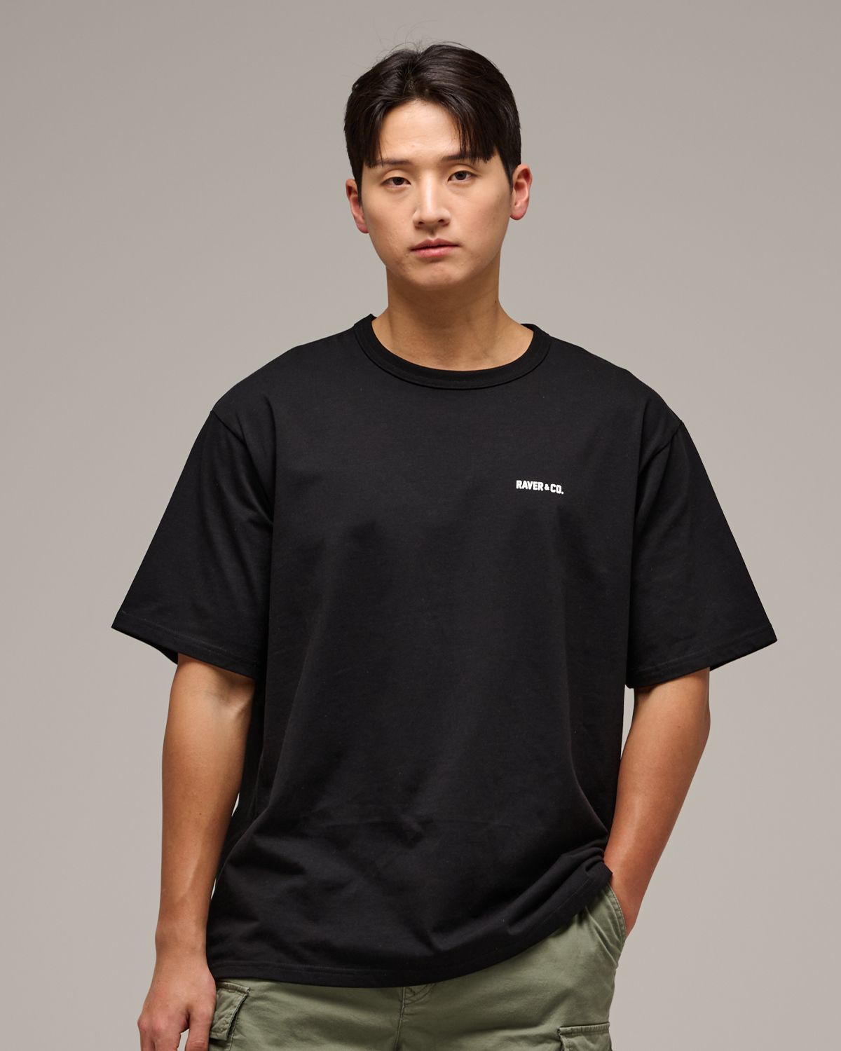 레이버코(RAVER CO) 모터클럽 레터링 루즈핏 반팔 티셔츠 블랙