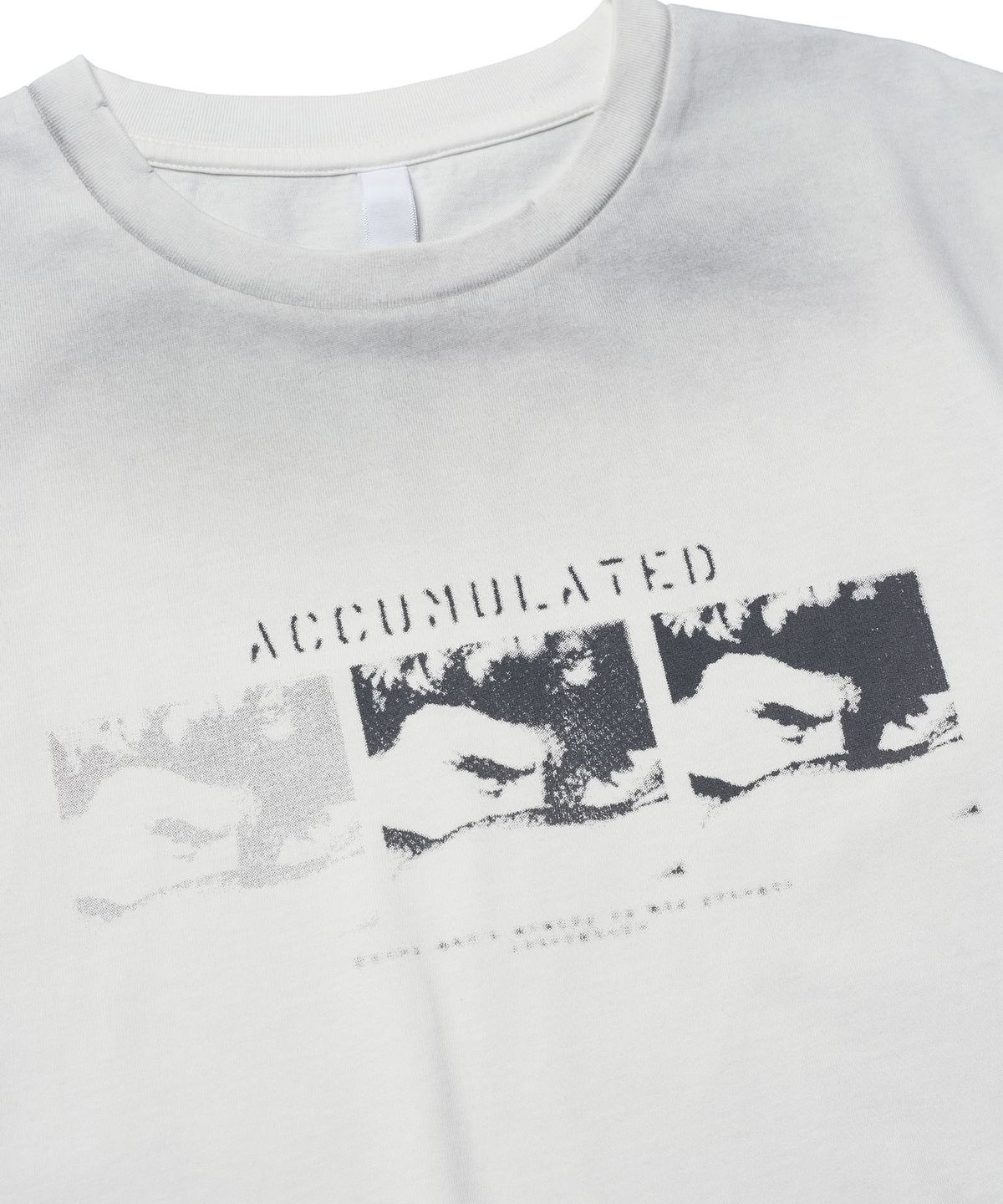 에스파이(ESFAI) ACCUMULATED REGULAR T-SHIRT (OFF WHITE)