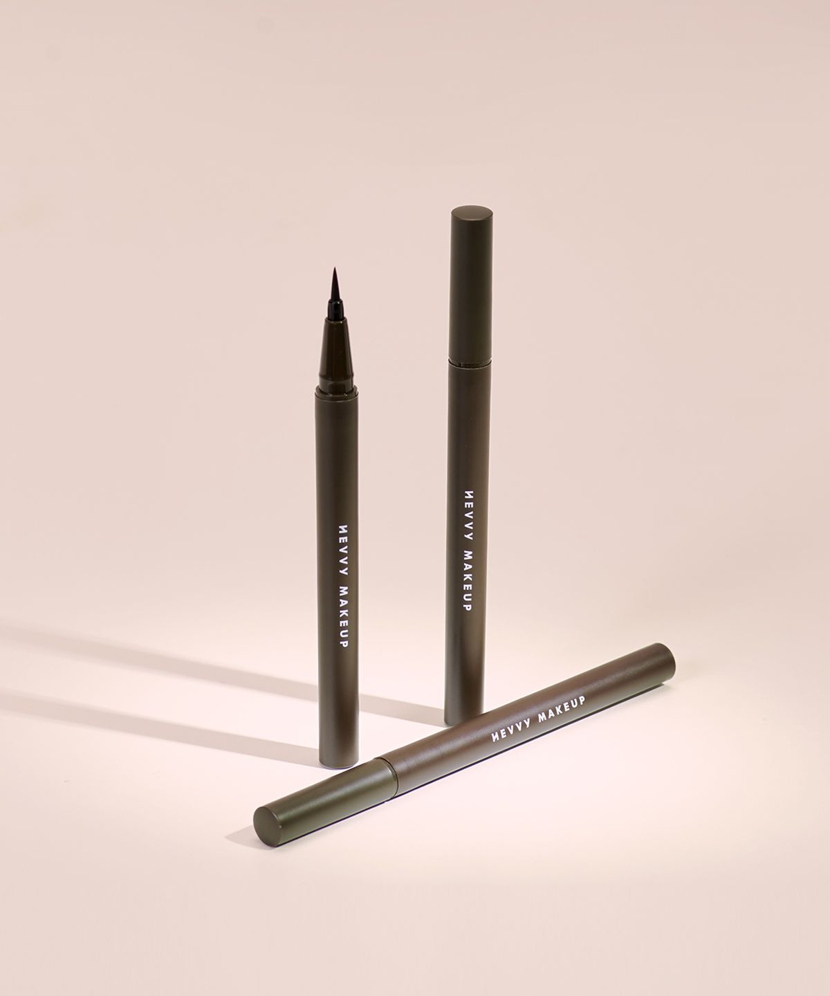 헤비메이크업(HEVVY MAKEUP) 디파인 아이즈 펜 라이너 - 롱블랙/미드브라운