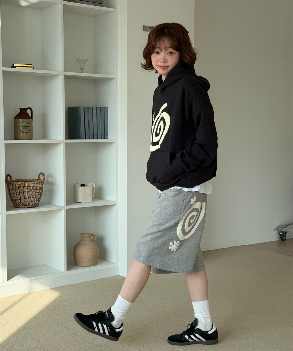 아모우(AMOU) Molly HOODIE VINTAGE BLACK