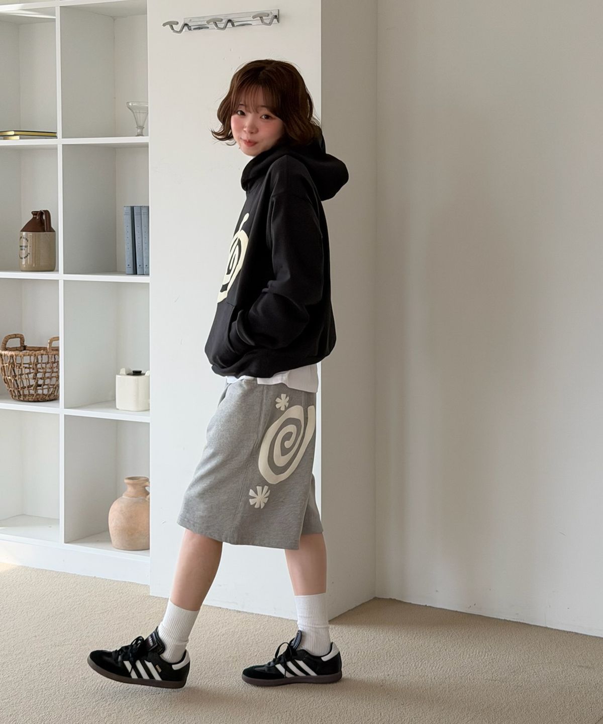 아모우(AMOU) Molly HOODIE VINTAGE BLACK