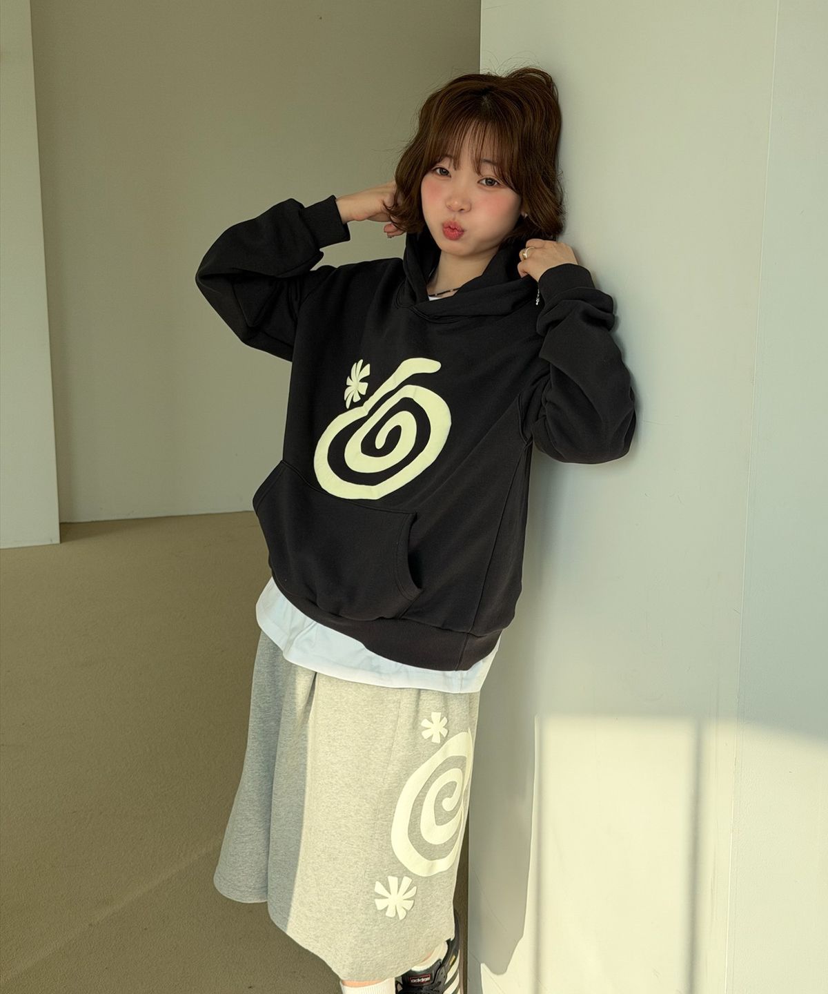 아모우(AMOU) Molly HOODIE VINTAGE BLACK