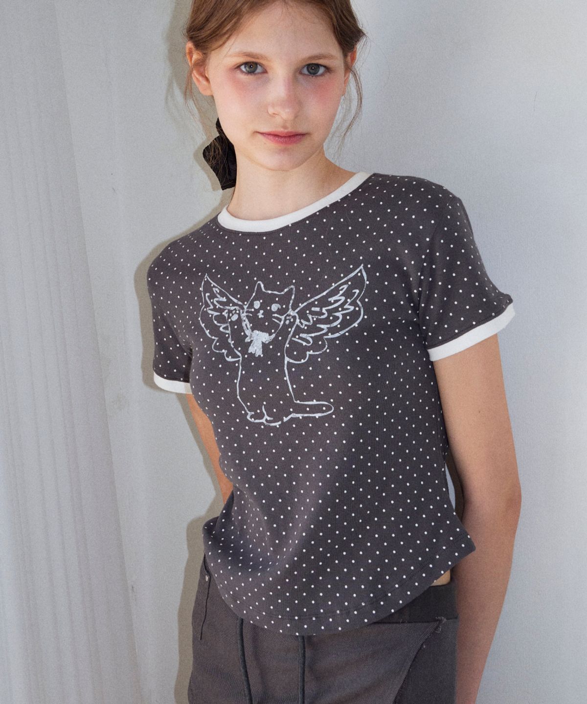 로긴 앤 로지(ROGIN N ROSIE) Angel Cat Dot Ringer T-shirt Charcoal grey