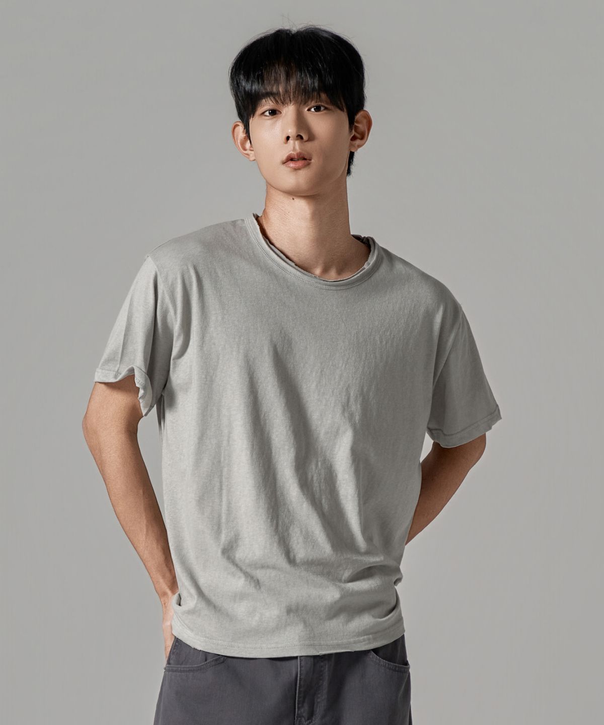 와르(WAAR) M1087 컷오프 라운드 반팔 티셔츠_애쉬 그레이