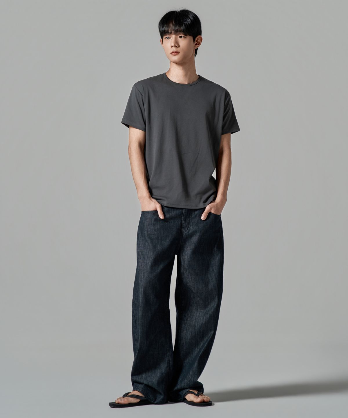 와르(WAAR) M1089 데일리 머슬핏 기능성 반팔 티셔츠_차콜