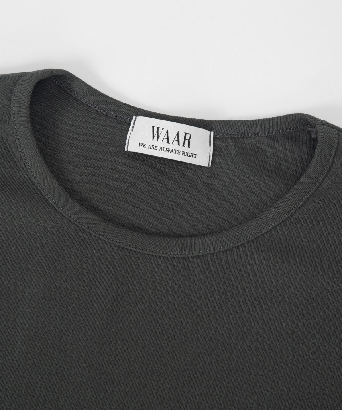 와르(WAAR) M1089 데일리 머슬핏 기능성 반팔 티셔츠_차콜