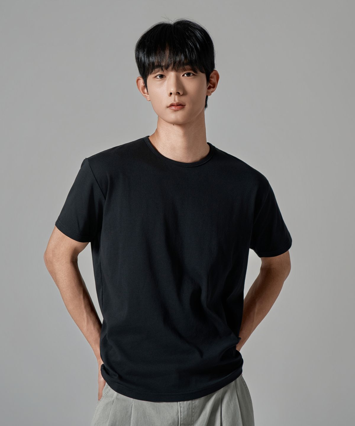 와르(WAAR) M1089 데일리 머슬핏 기능성 반팔 티셔츠_블랙