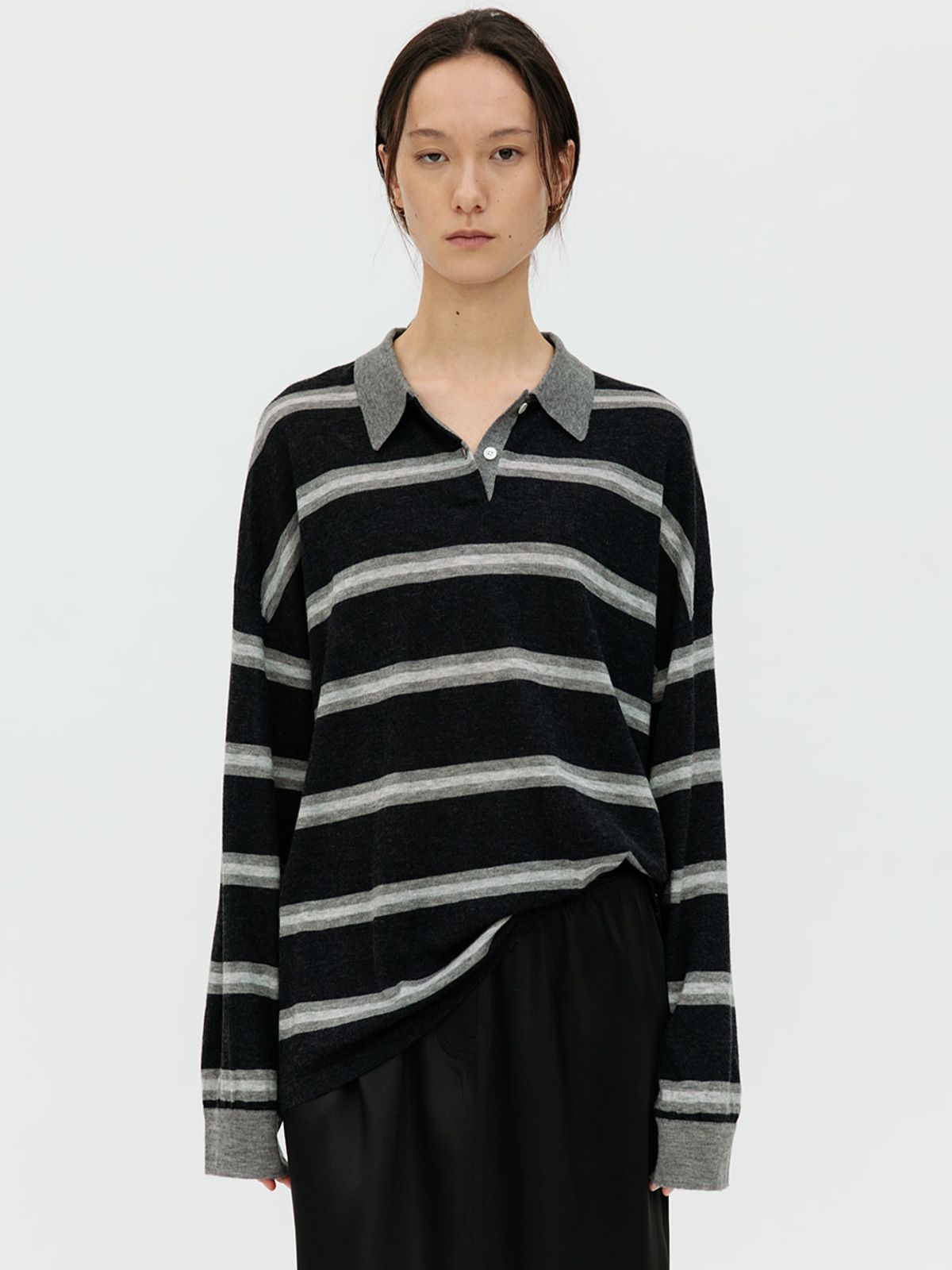 르비에르(LVIR) STRIPE OVER-FIT COLLAR KNIT (CHARCOAL)