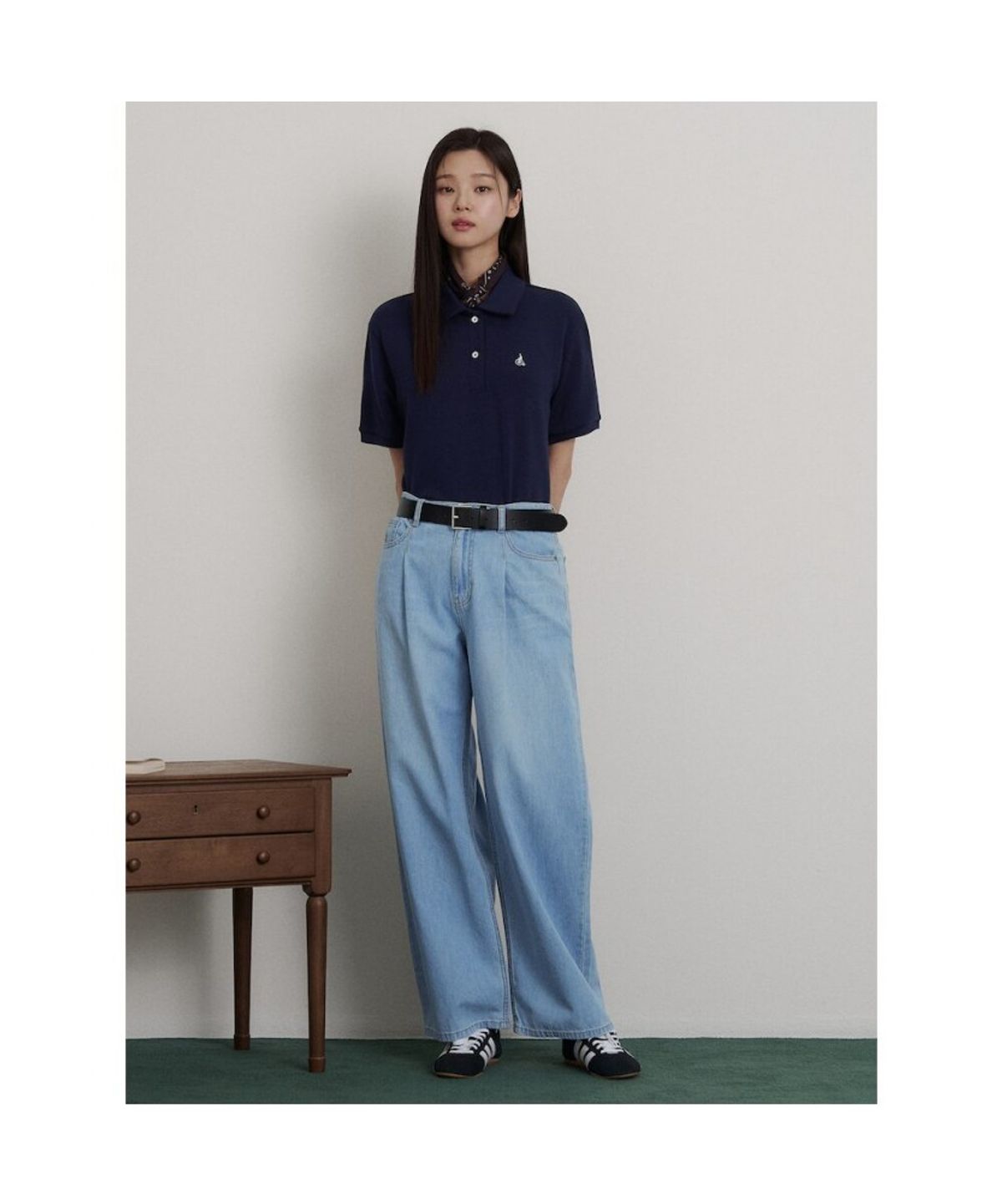 빈폴 레이디스(BEANPOLE LADIES) 레이온 혼방 오버핏 반소매 폴로 티셔츠  네이비 (BF6342C12R)
