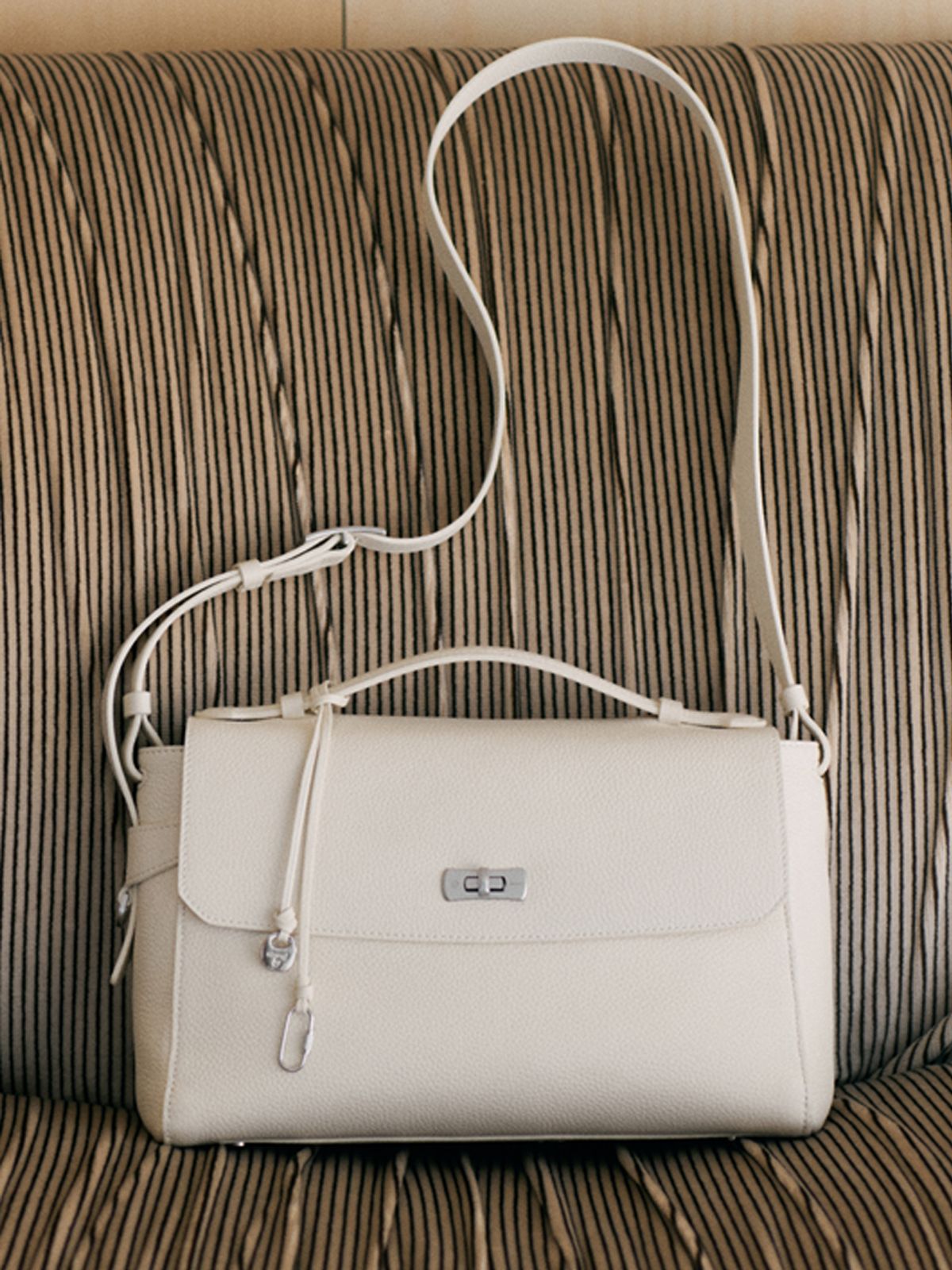 드메리엘(DEMERIEL) Sally Satchel Bag Ivory