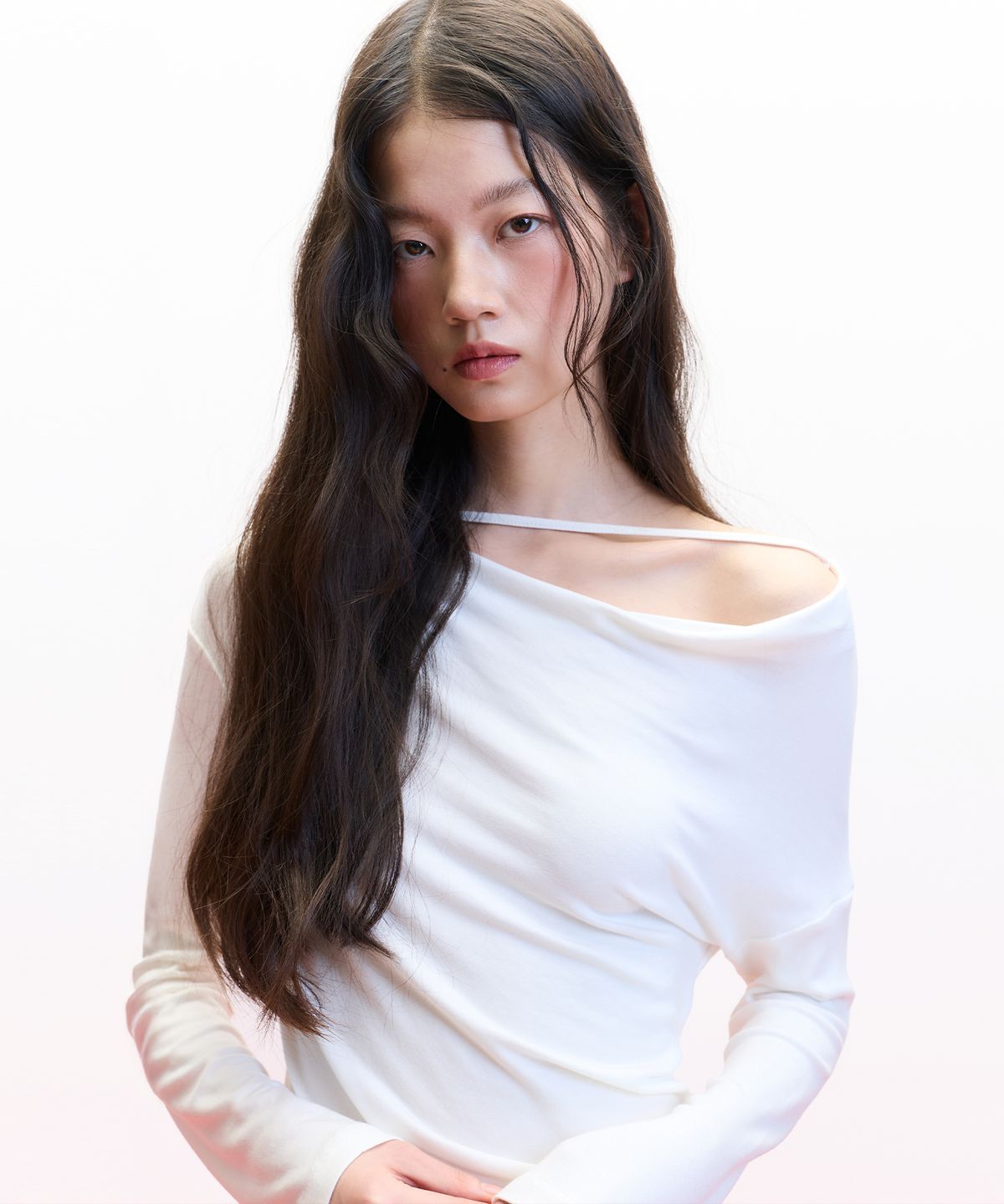 해바이해킴(HAE BY HAEKIM) [아뜰리에] 스트랩 드레이프 탑_화이트
