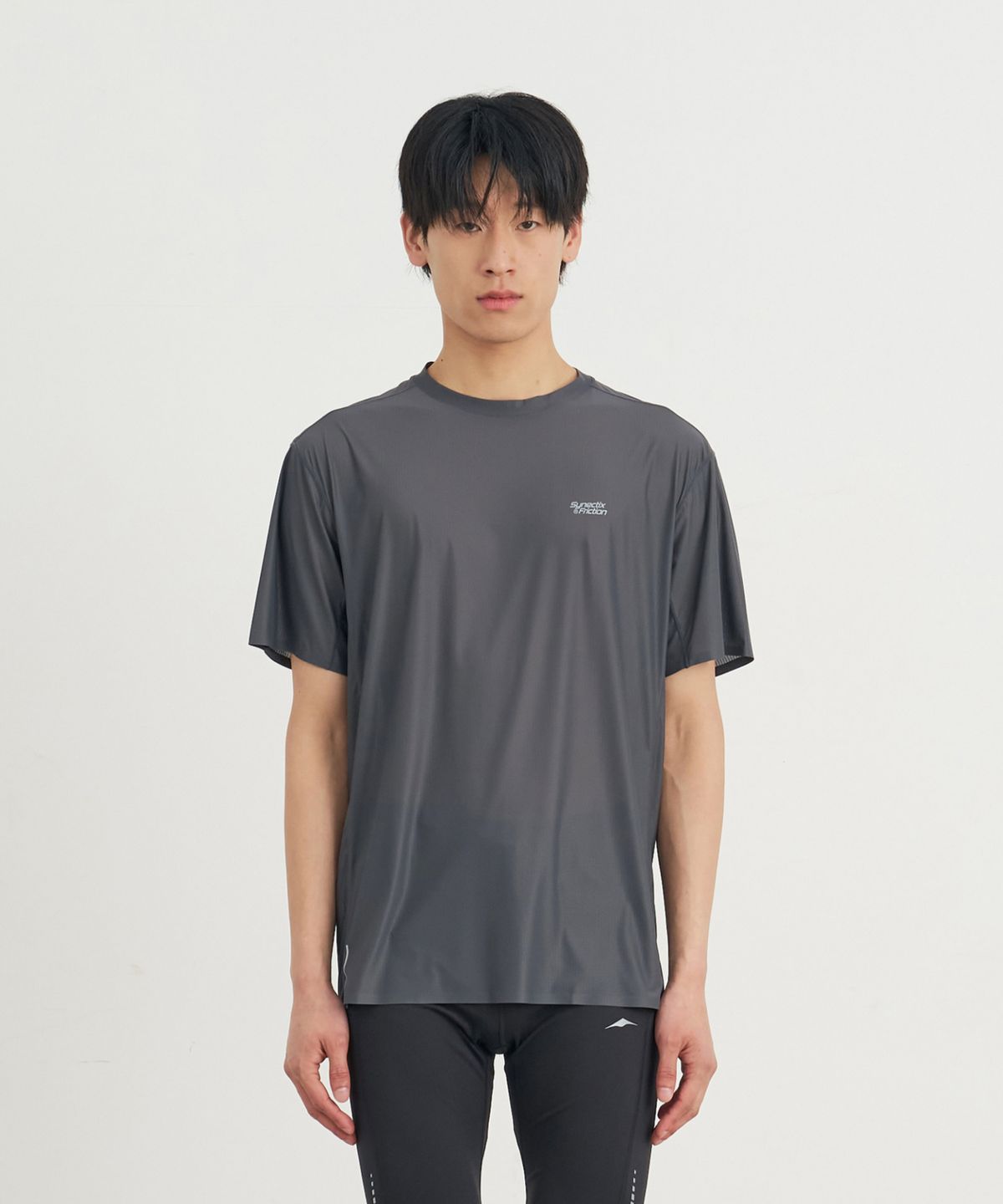 고요웨어(GOYOWEAR) [시넥틱스 프릭션] 스프린트 드라이 레터 숏 슬리브 (아이언 그레이)