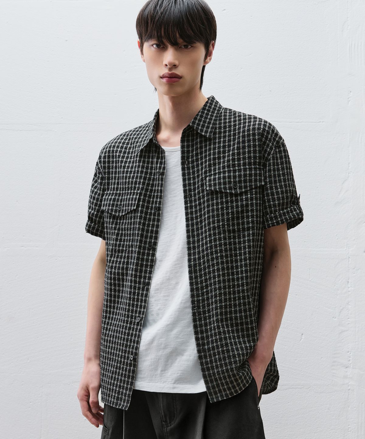 드로우핏(DRAW FIT) 딜런 체크 시어서커 롤업 하프 셔츠 [BLACK]