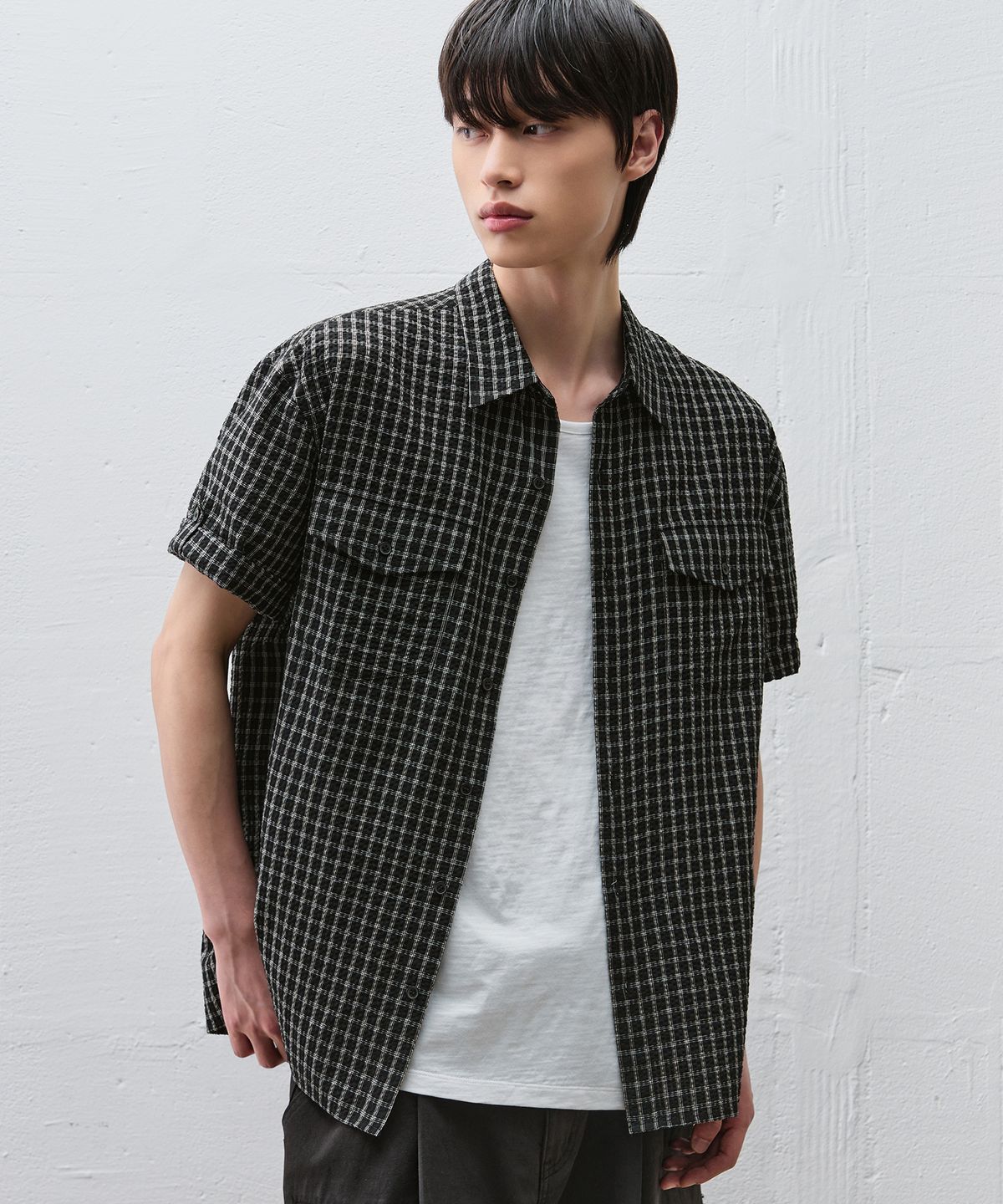 드로우핏(DRAW FIT) 딜런 체크 시어서커 롤업 하프 셔츠 [BLACK]