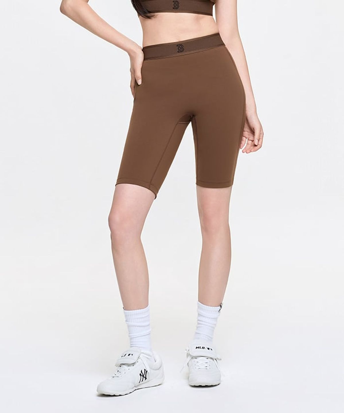 엠엘비(MLB) 여성 베이직 밴드 로고포인트 바이크쇼츠 BOS (Neon Brown)