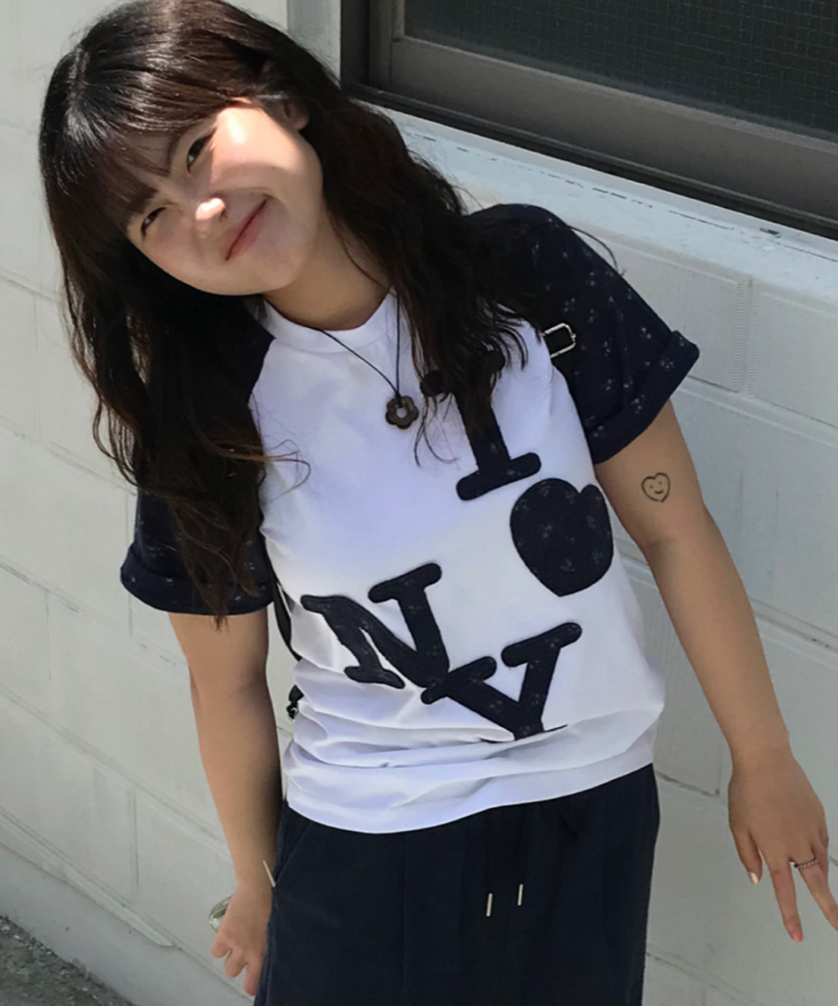 로긴 앤 로지(ROGIN N ROSIE) NY Flower Point Ragian T-Shirt Navy