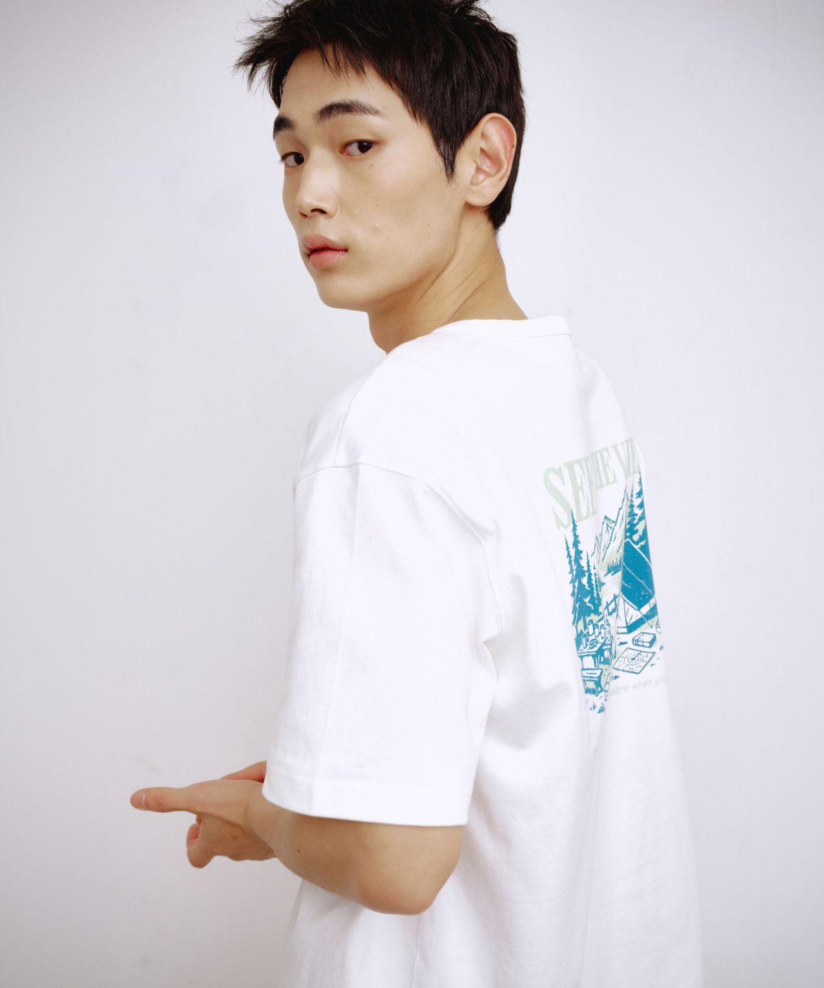칼라파타르(KALAPATTHAR) BACK CAMPING GRAPHIC SHORT-SLEEVED T-SHIRT - WHITE