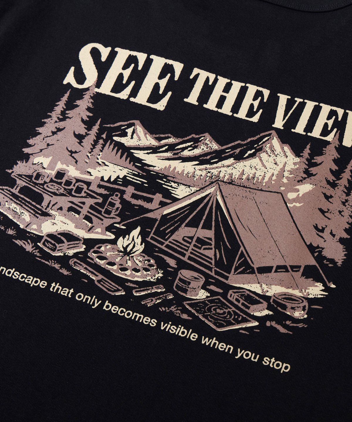 칼라파타르(KALAPATTHAR) BACK CAMPING GRAPHIC SHORT-SLEEVED T-SHIRT - BLACK