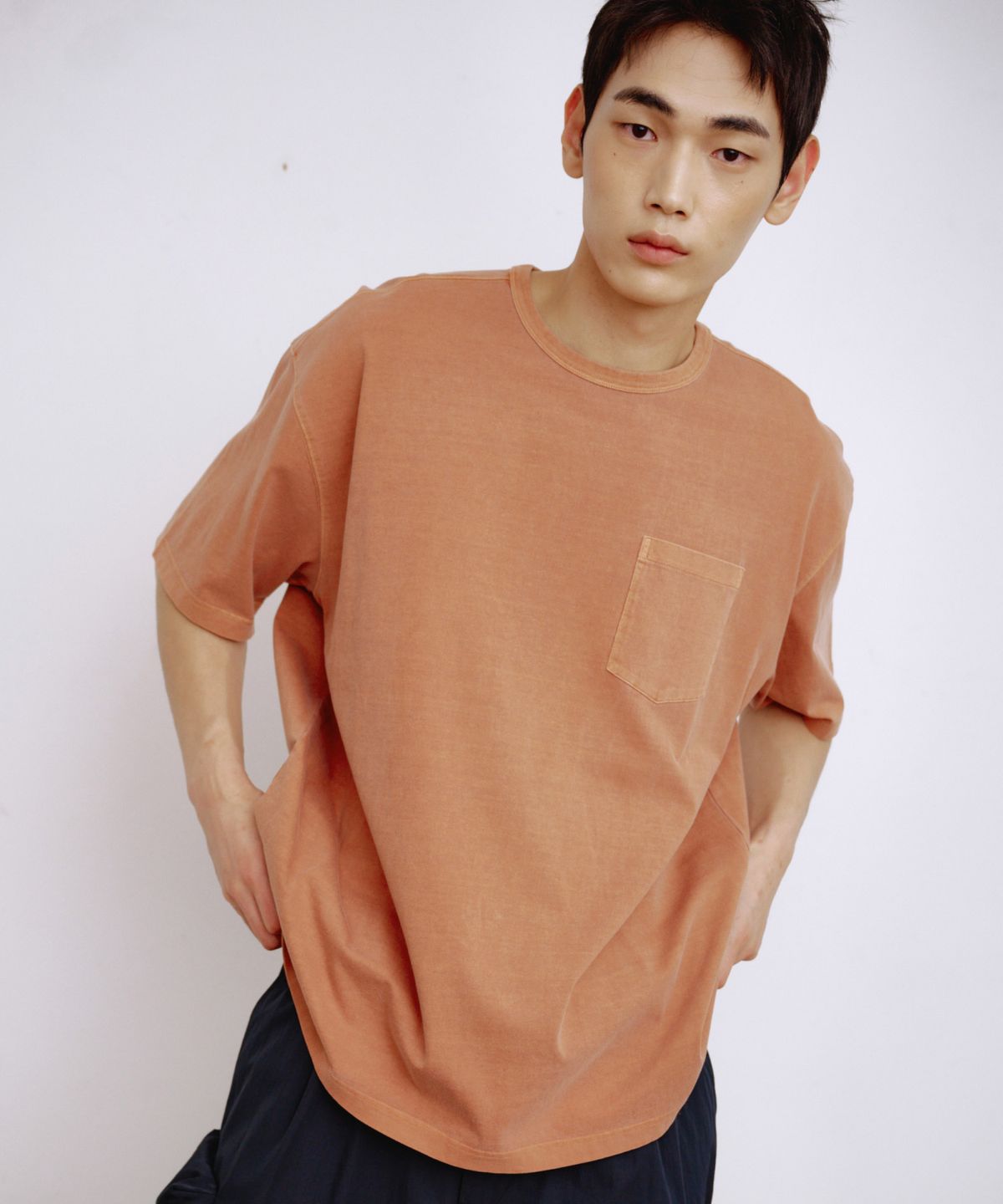 칼라파타르(KALAPATTHAR) VINTAGE COW GRAPHIC SHORT-SLEEVED POCKET T-SHIRT - ORANGE