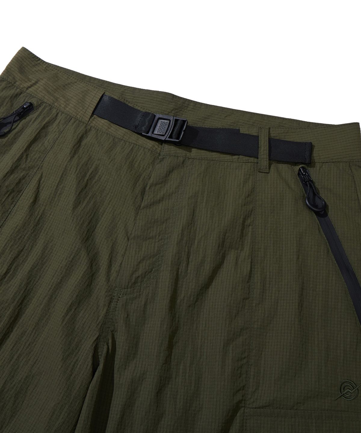 칼라파타르(KALAPATTHAR) NYLON RIPSTOP INCISION BELTED CARGO POCKET SHORTS - KHAKI