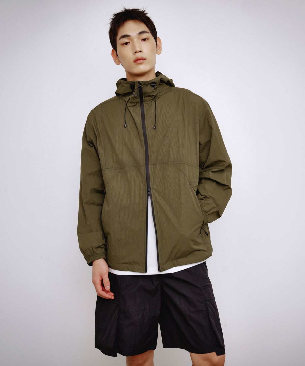 칼라파타르(KALAPATTHAR) NYLON RIPSTOP INCISION BELTED CARGO POCKET SHORTS - BLACK