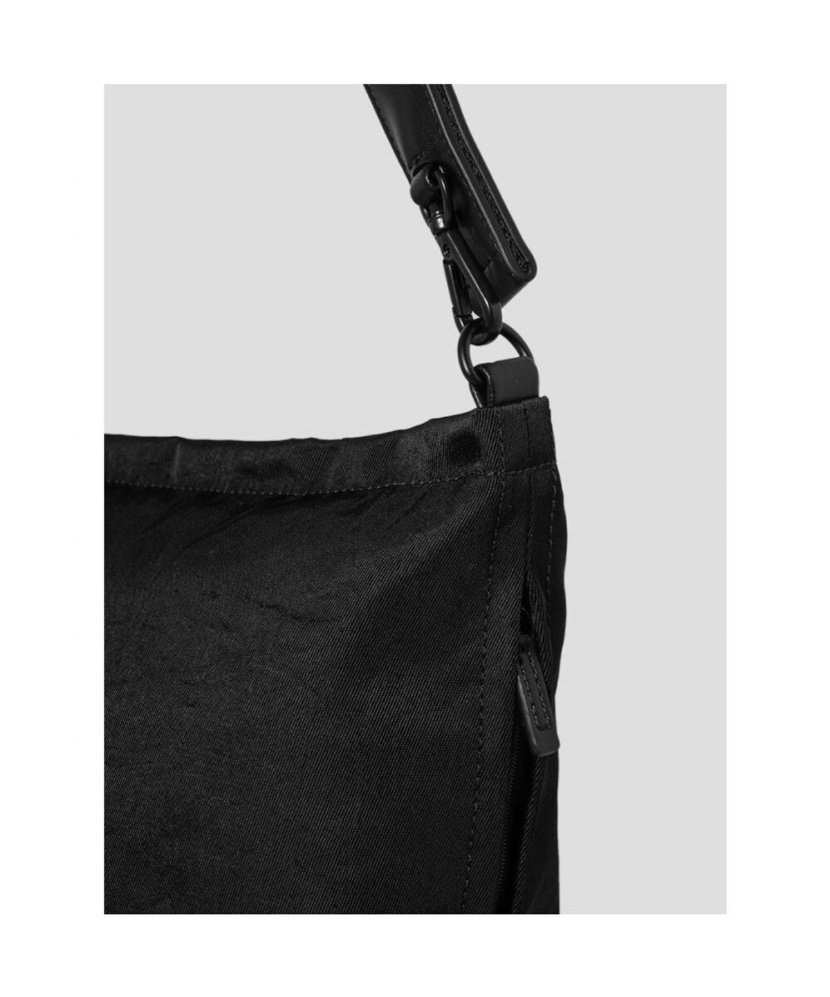 빈폴 액세서리(BEANPOLE ACCESSORY) Less Bag_2 미디엄 나일론 크로스백 - 블랙