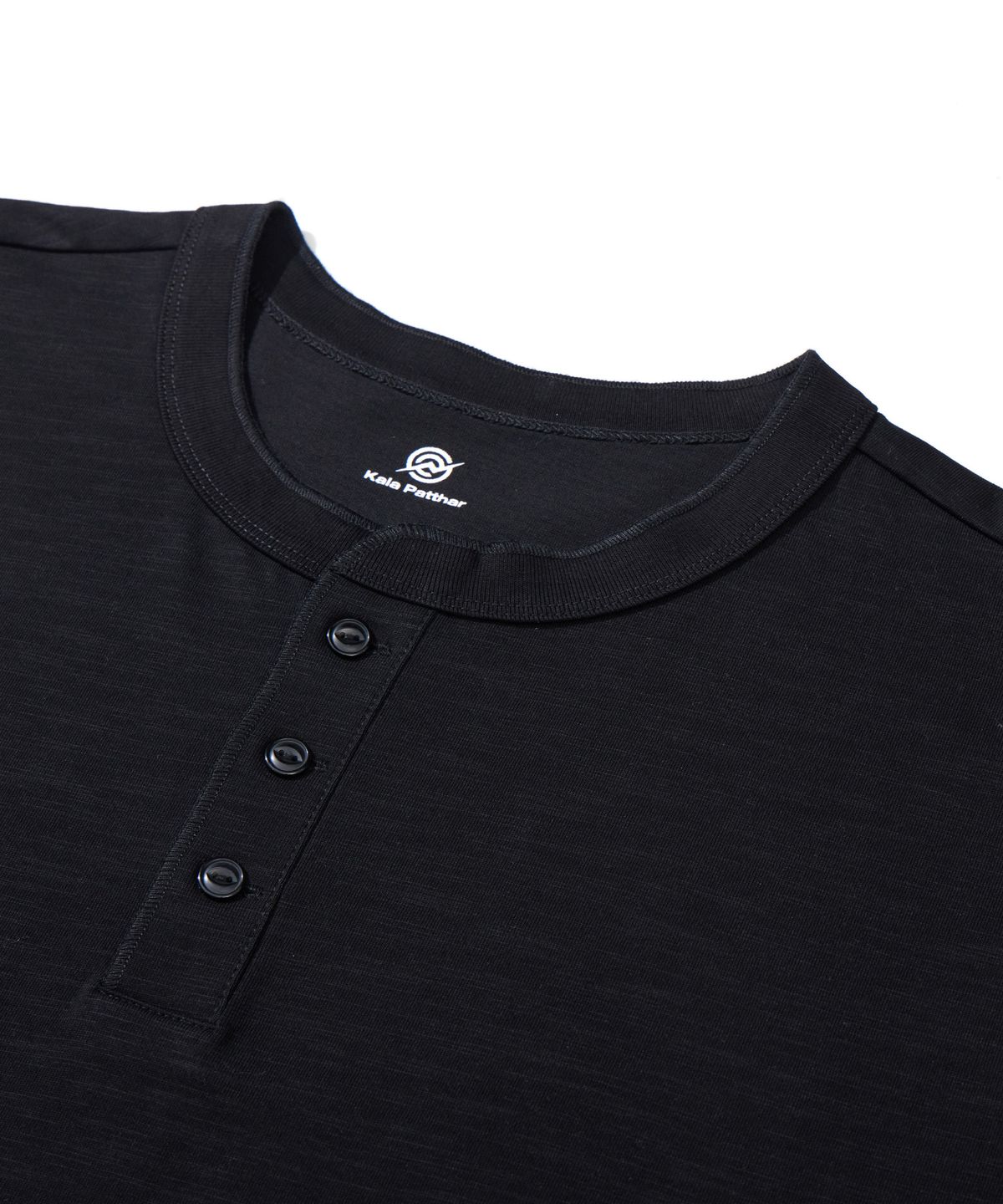 칼라파타르(KALAPATTHAR) HENLEY NECK SHORT-SLEEVED T-SHIRT - BLACK