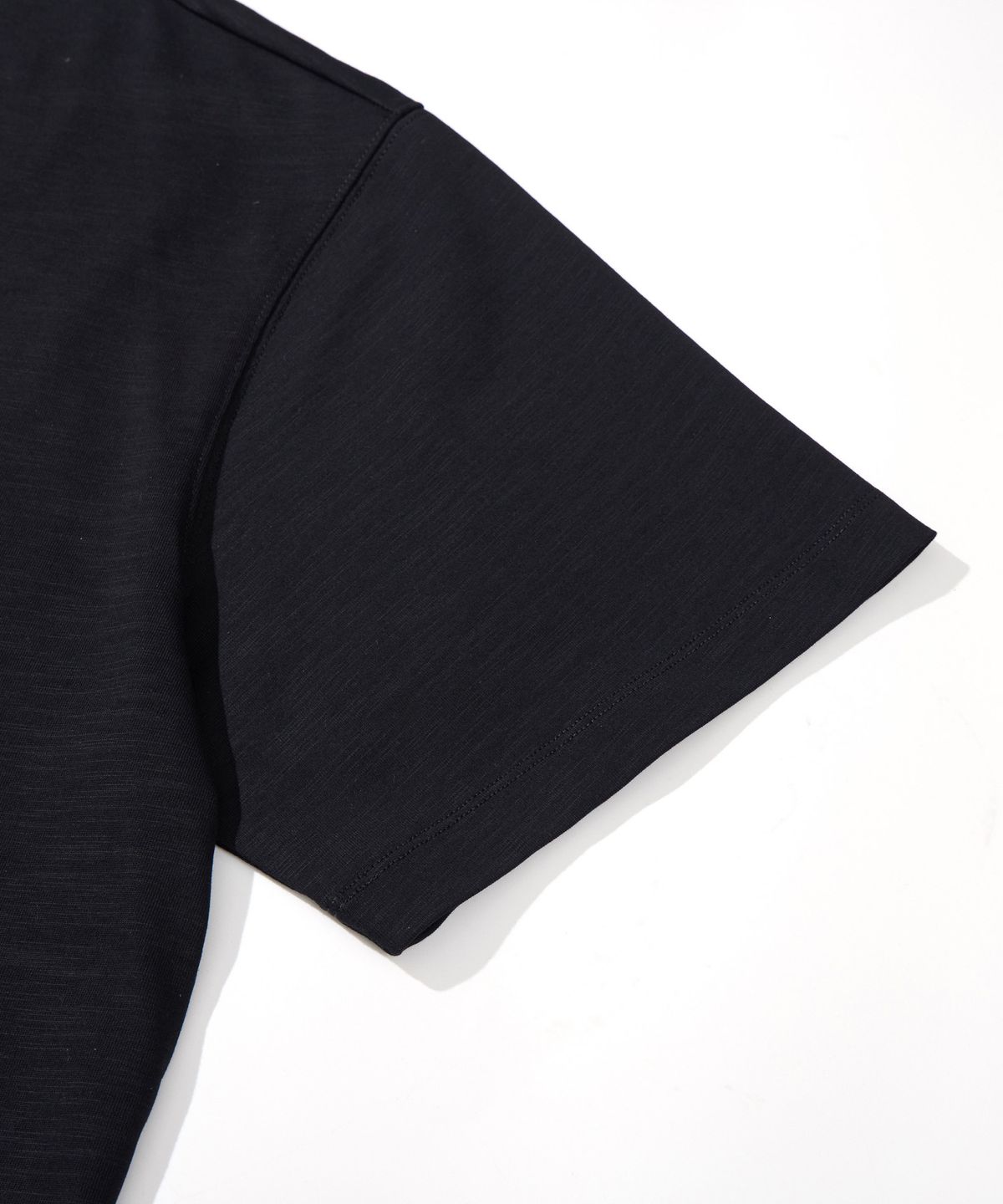 칼라파타르(KALAPATTHAR) HENLEY NECK SHORT-SLEEVED T-SHIRT - BLACK