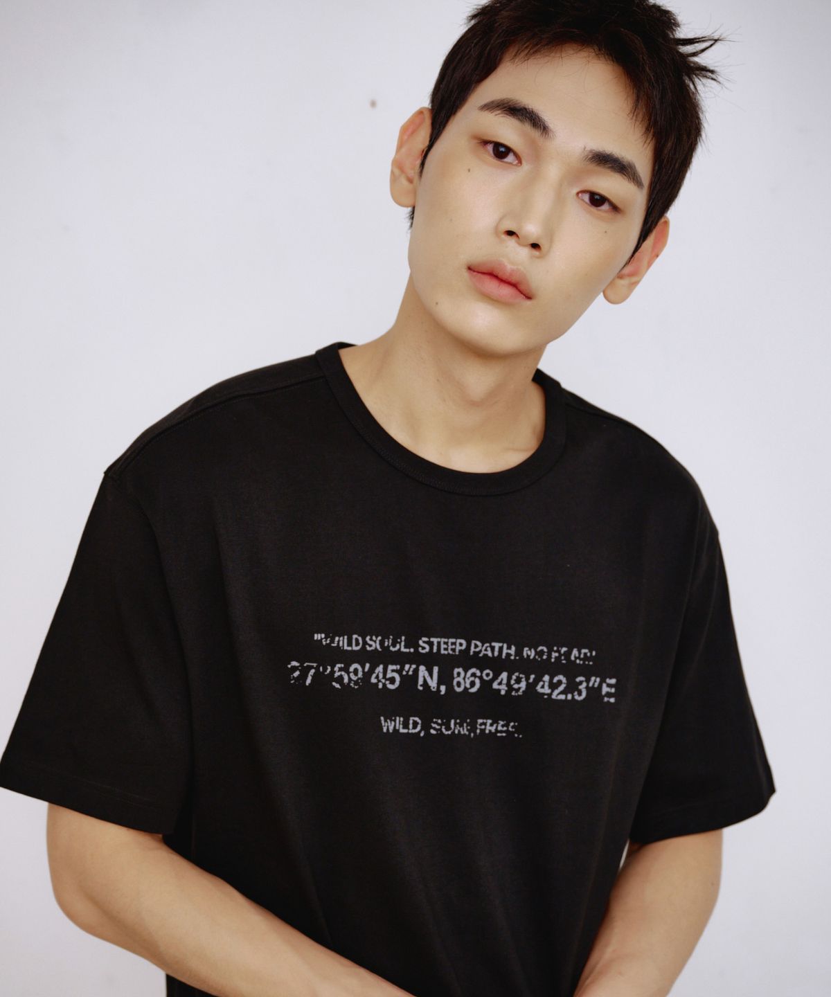 칼라파타르(KALAPATTHAR) KP SIGNATURE GRAPHICS SHORT-SLEEVED T-SHIRT - BLACK