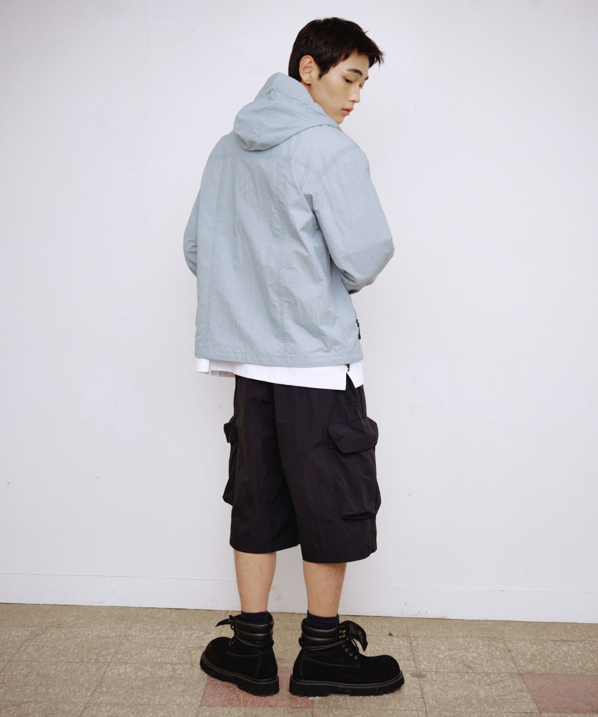 칼라파타르(KALAPATTHAR) NYLON BANDING CARGO POCKET BERMUDA SHORTS - BLACK