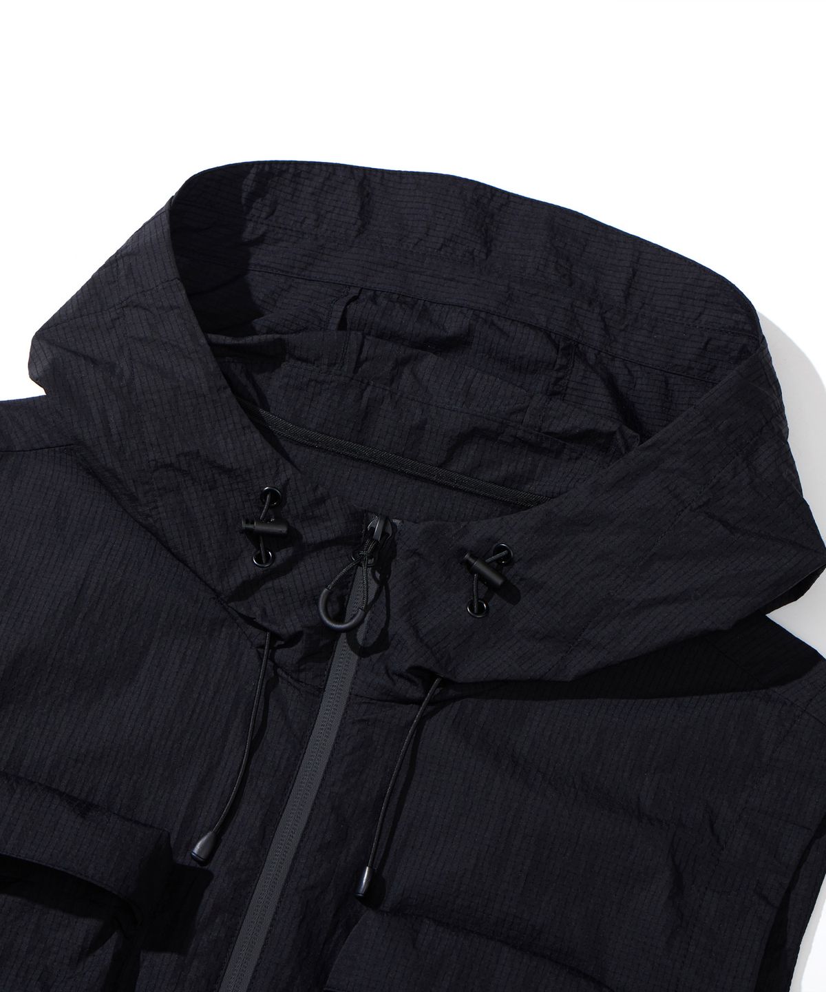 칼라파타르(KALAPATTHAR) MULTI POCKET NYLON HOODED VEST - BLACK