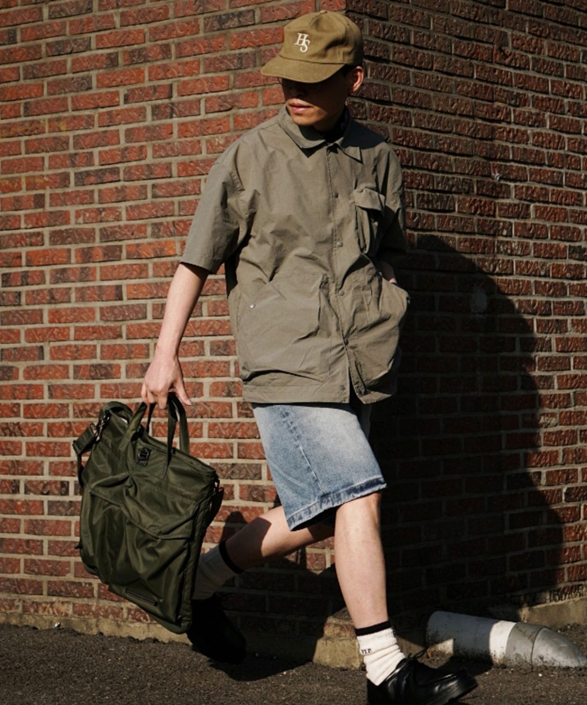칼라파타르(KALAPATTHAR) NYLON SILKY OUT POCKET SHORT-SLEEVED SHIRT - LIGHT KHAKI