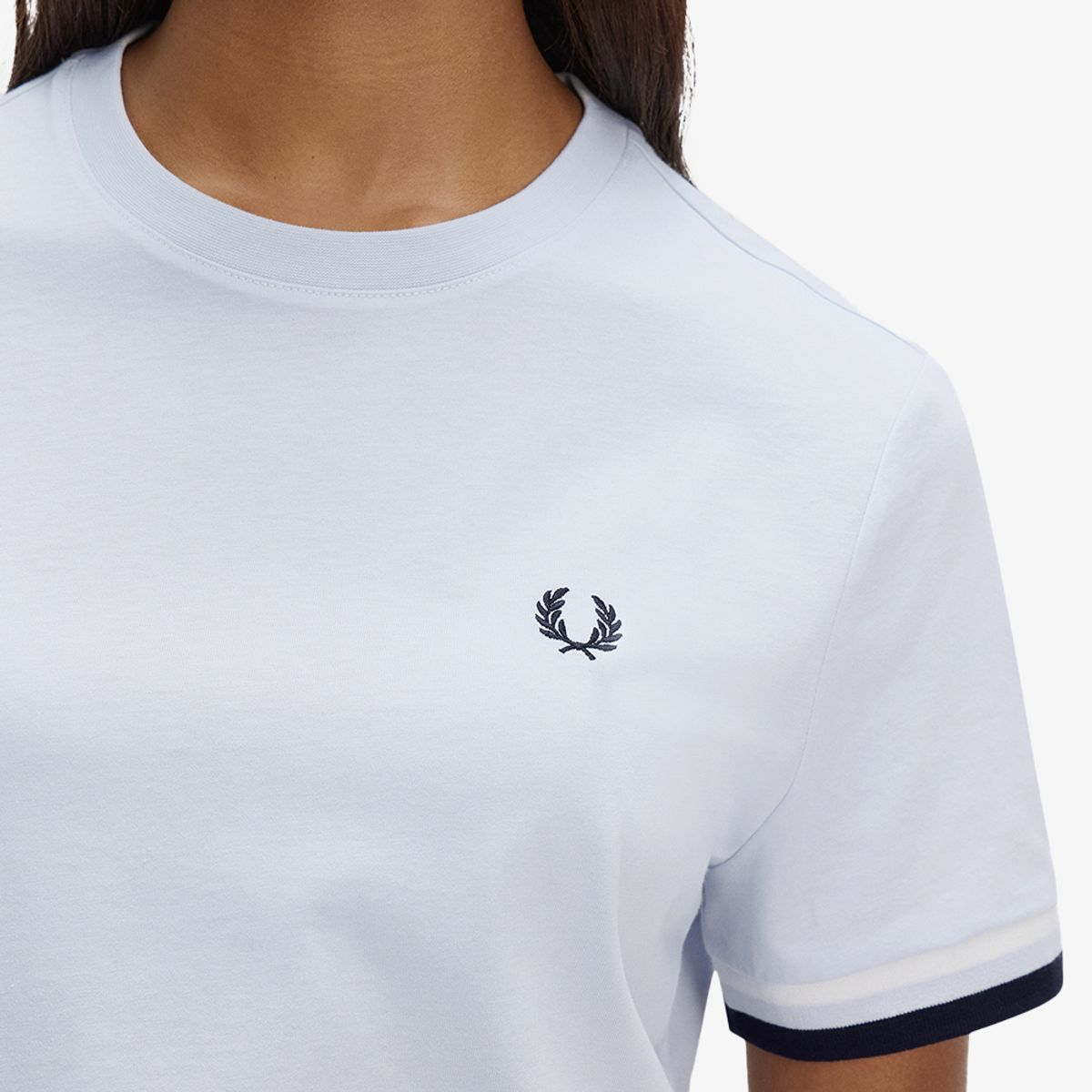 프레드페리(FRED PERRY) [Womens] 볼드 팁드 티셔츠 - 더스키 블루 AFPF2612179-28A