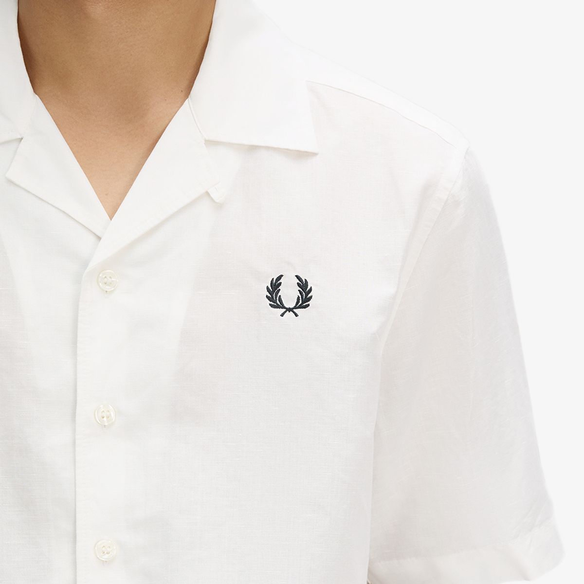 프레드페리(FRED PERRY) [Sharp] 리넨 블렌드 리비어 칼라 셔츠 - 스노우 화이트 AFPM2619894-129