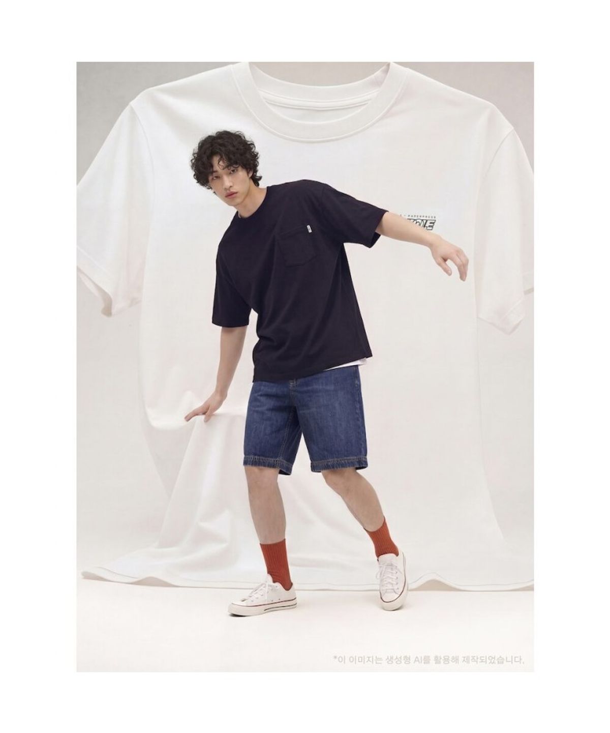 빈폴 멘(BEANPOLE MEN) PAPER PRESS X BEANPOLE 네온사인 백프린트 티셔츠  블랙