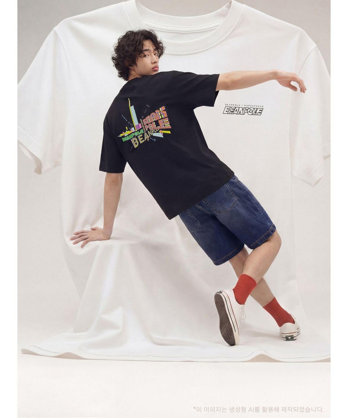 빈폴 멘(BEANPOLE MEN) PAPER PRESS X BEANPOLE 네온사인 백프린트 티셔츠  블랙