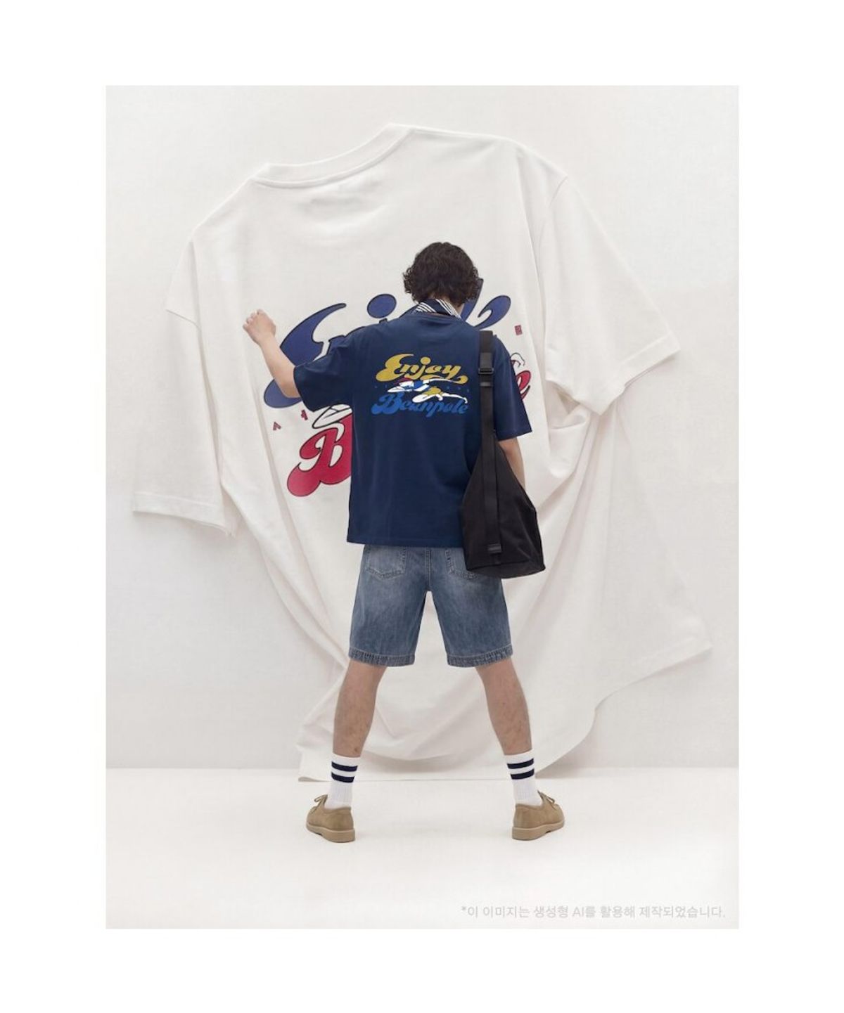 빈폴 멘(BEANPOLE MEN) PAPER PRESS X BEANPOLE 인조이 빈폴 백프린트 티셔츠  블루