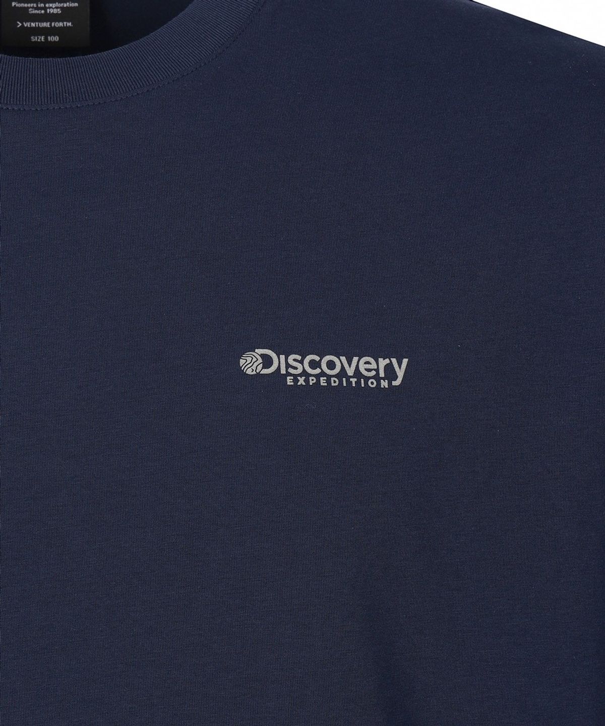 디스커버리 익스페디션(DISCOVERY EXPEDITION) 유니 프레시벤트 리조트 그래픽 반팔티셔츠 (D/NAVY)