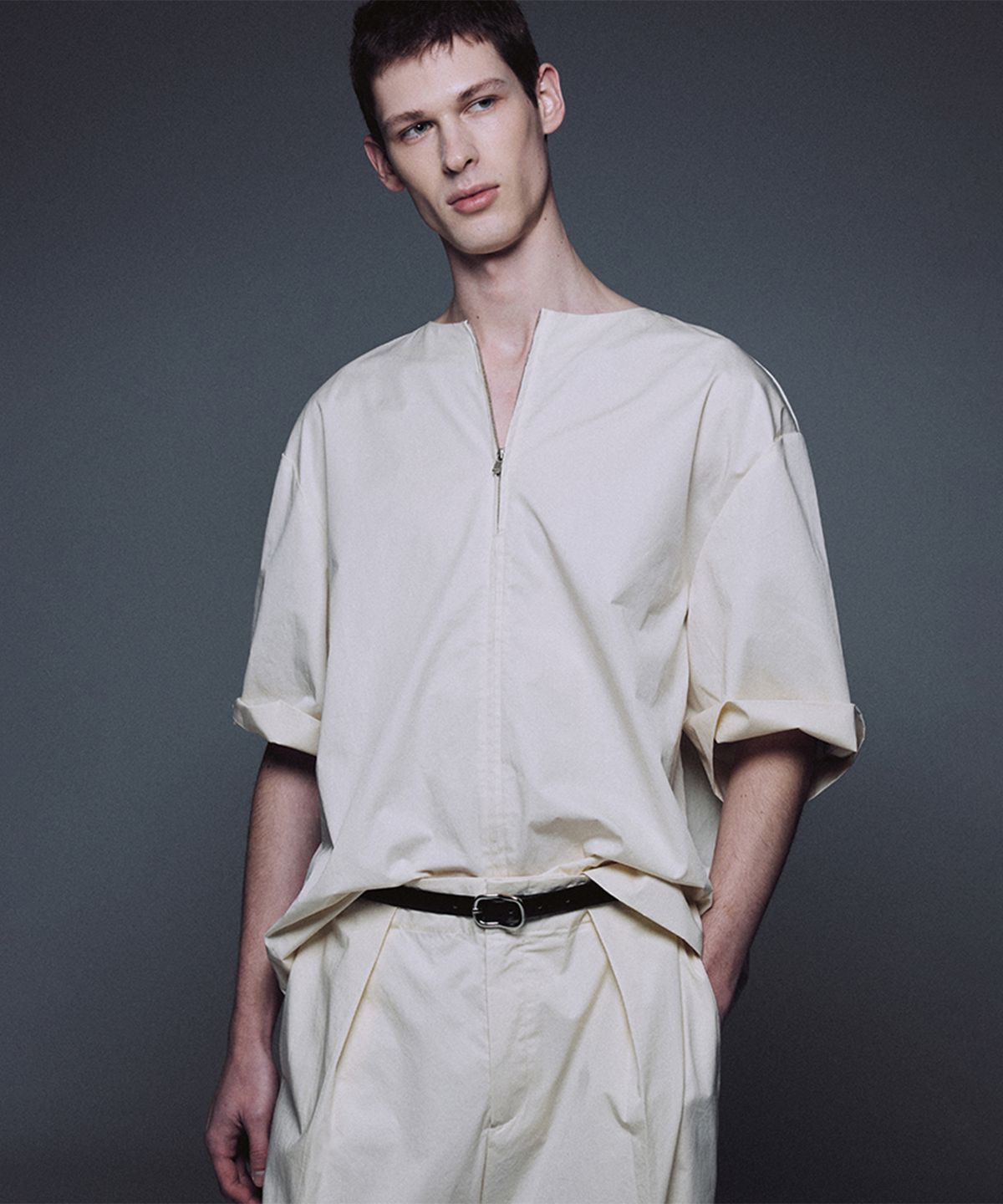 우마뭉(UMARMUNG) Extra Long Staple Cotton Zipper Front Pullover_Day Light