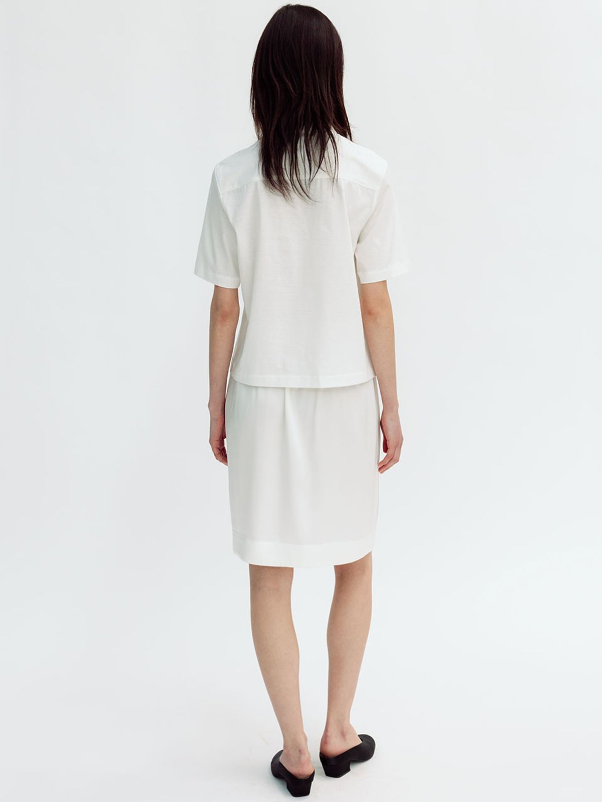 르비에르(LVIR) VISCOSE SATIN BANDING SKIRT (WHITE)
