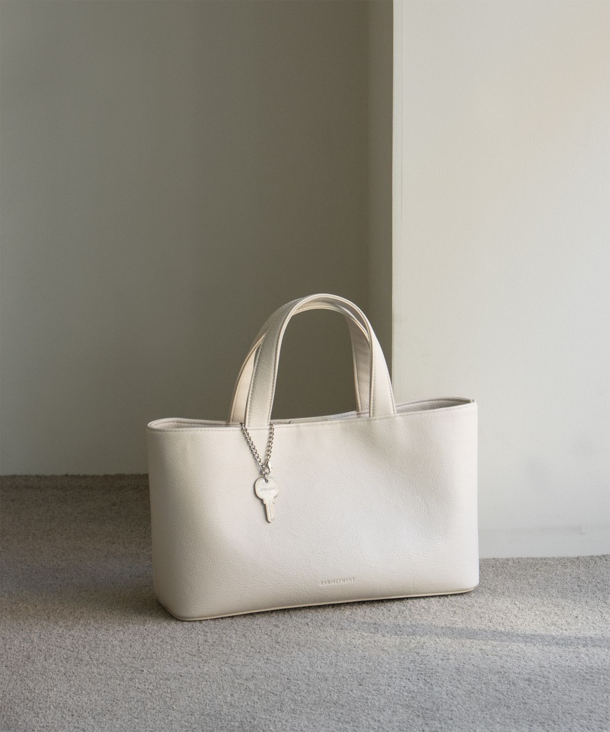 캐비닛먼트(KABINETMENT) Poje tote bag_white
