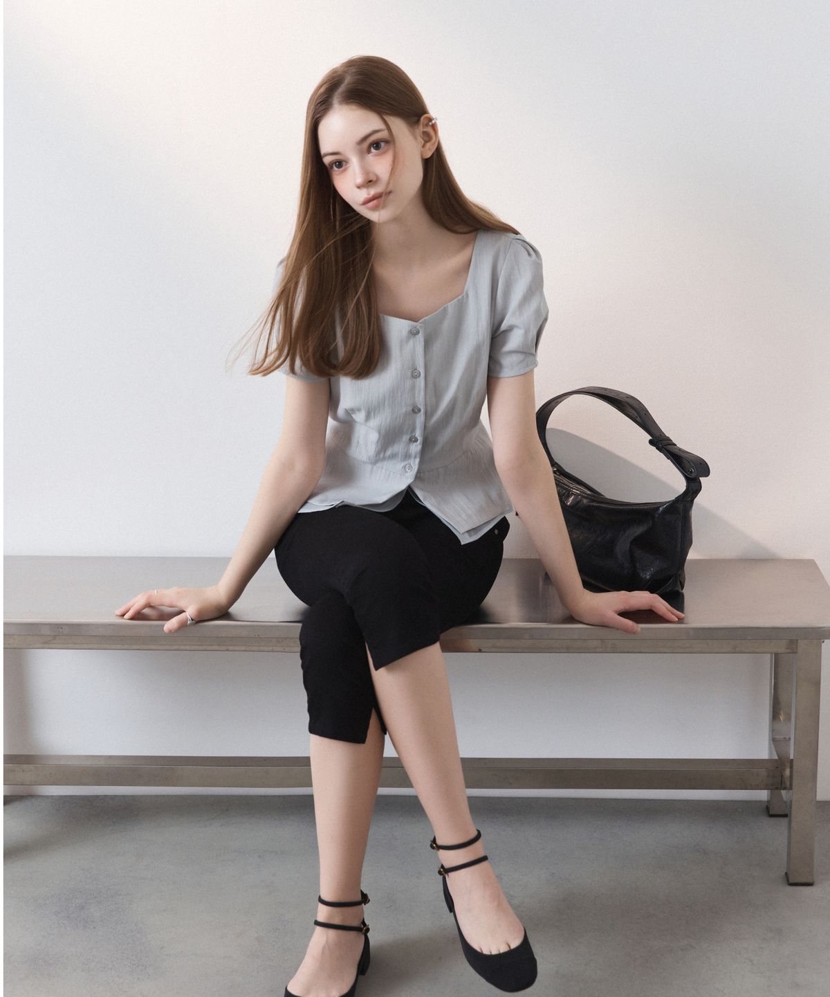 미쏘(MIXXO) 스퀘어넥 페플럼 블라우스_MIWBWG501B MIWBWG73QB